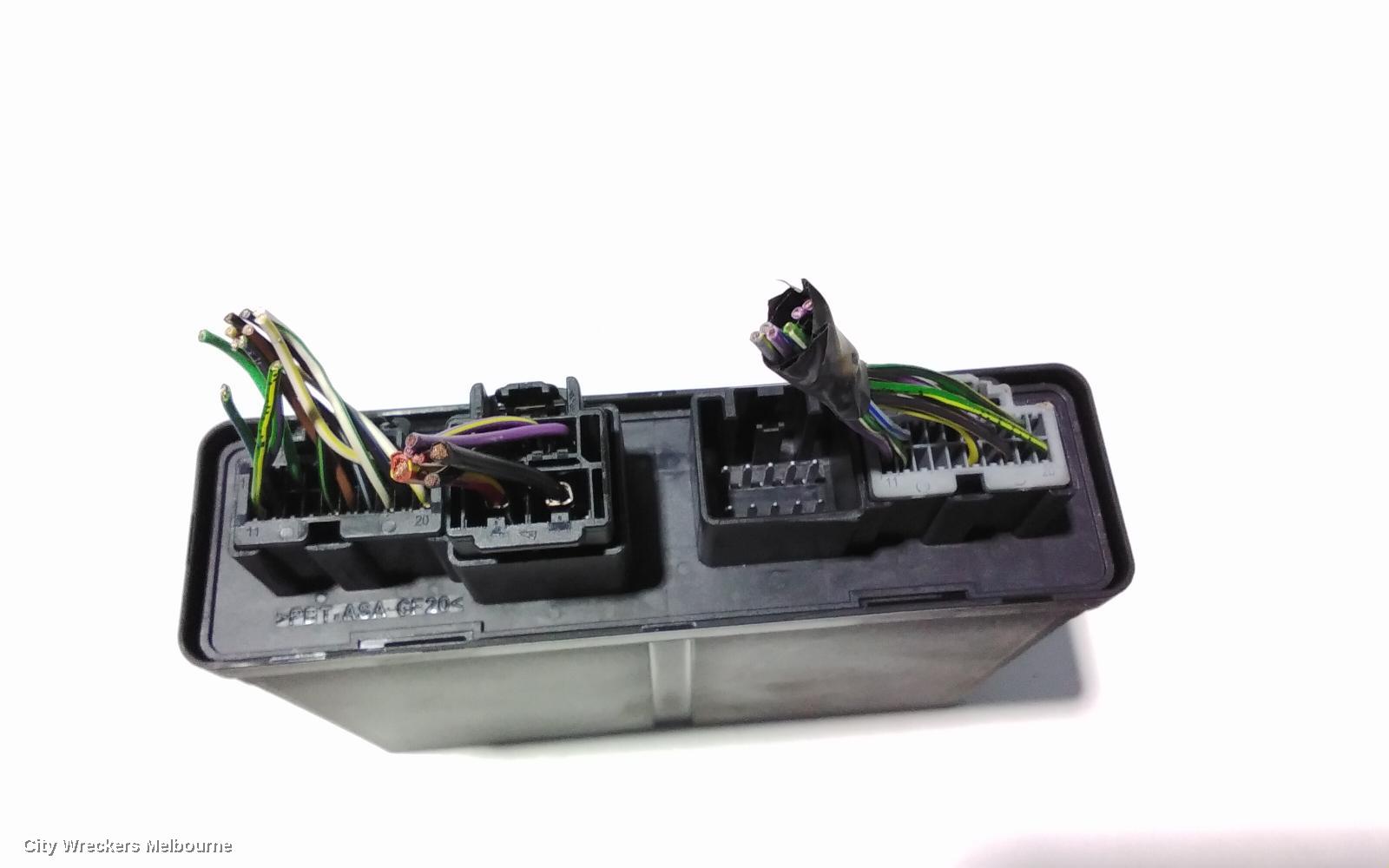 HOLDEN INSIGNIA, GA, 02/2015 - 01/2017, KEYLESS ENTRY MODULE    5DK 009703-01: 90267 - Image 2