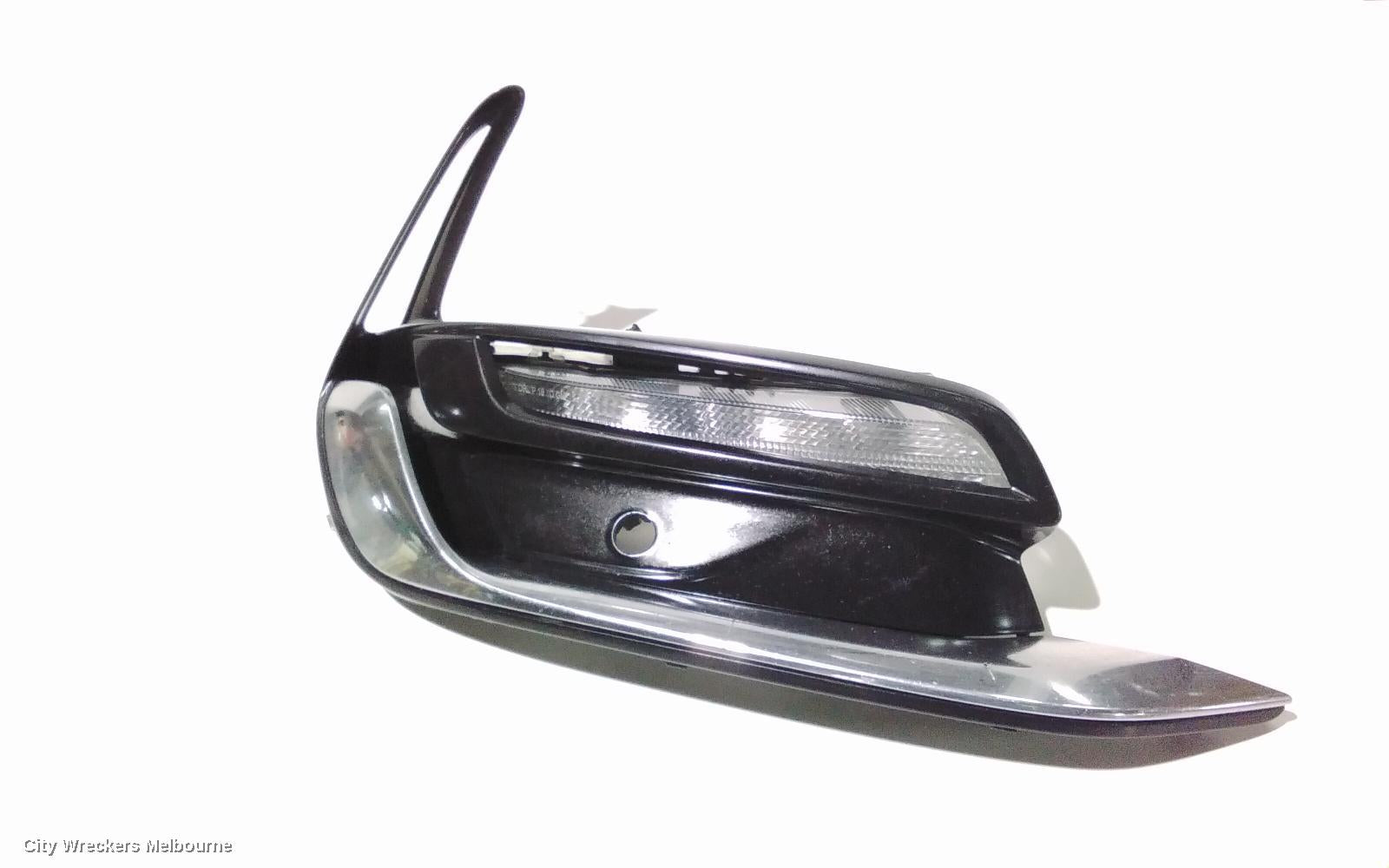 HOLDEN COMMODORE RIGHT INDICATOR/FOG/SIDE, DAYTIME RUNNING LAMP COVER, VF, 05/2013 - 12/2017 - Image 1
