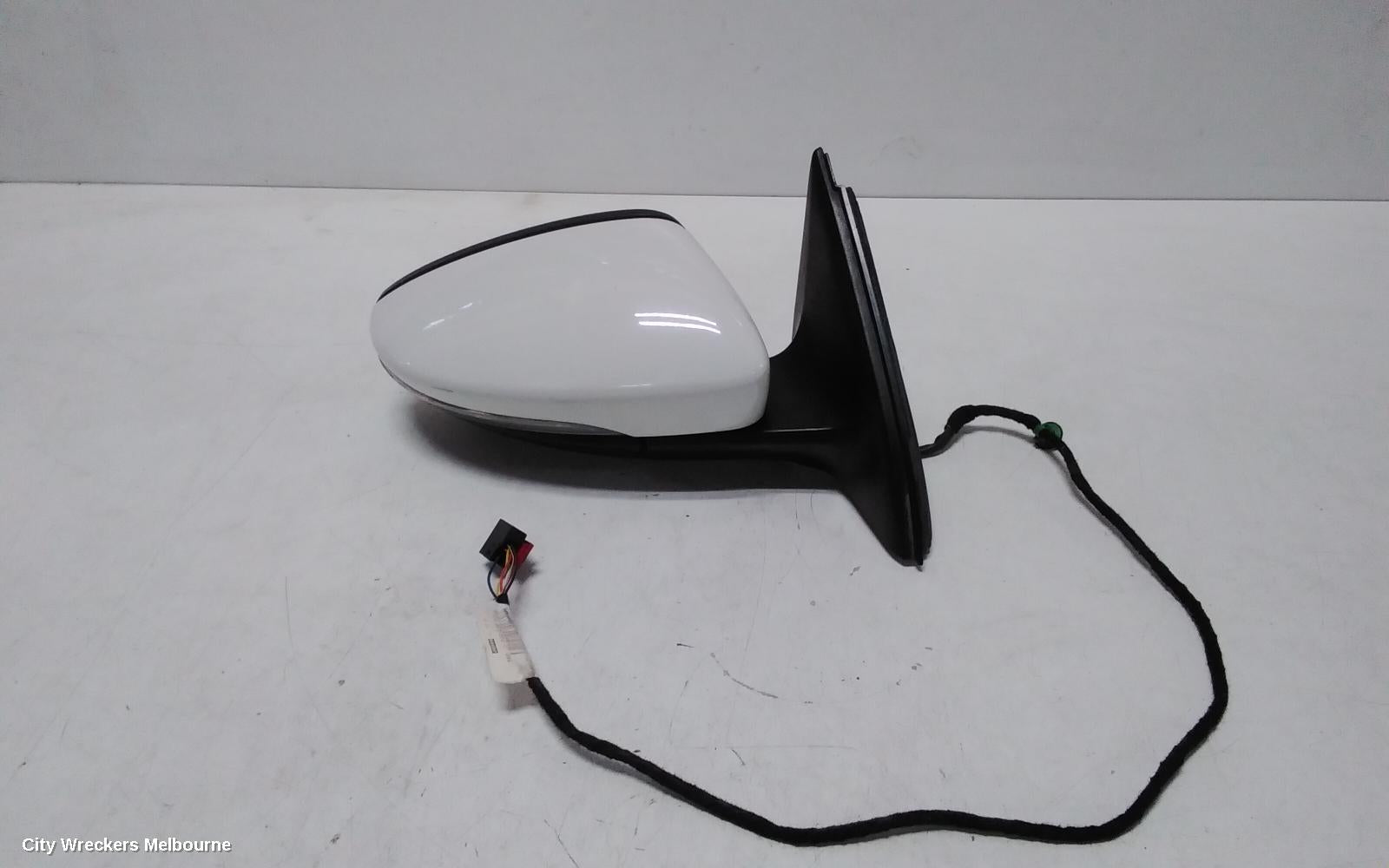 VOLKSWAGEN JETTA RIGHT DOOR MIRROR, 1B, MANUAL FOLD, NON MEMORY TYPE (6XN CODE), 02/2011 - 12/2017 - Image 1