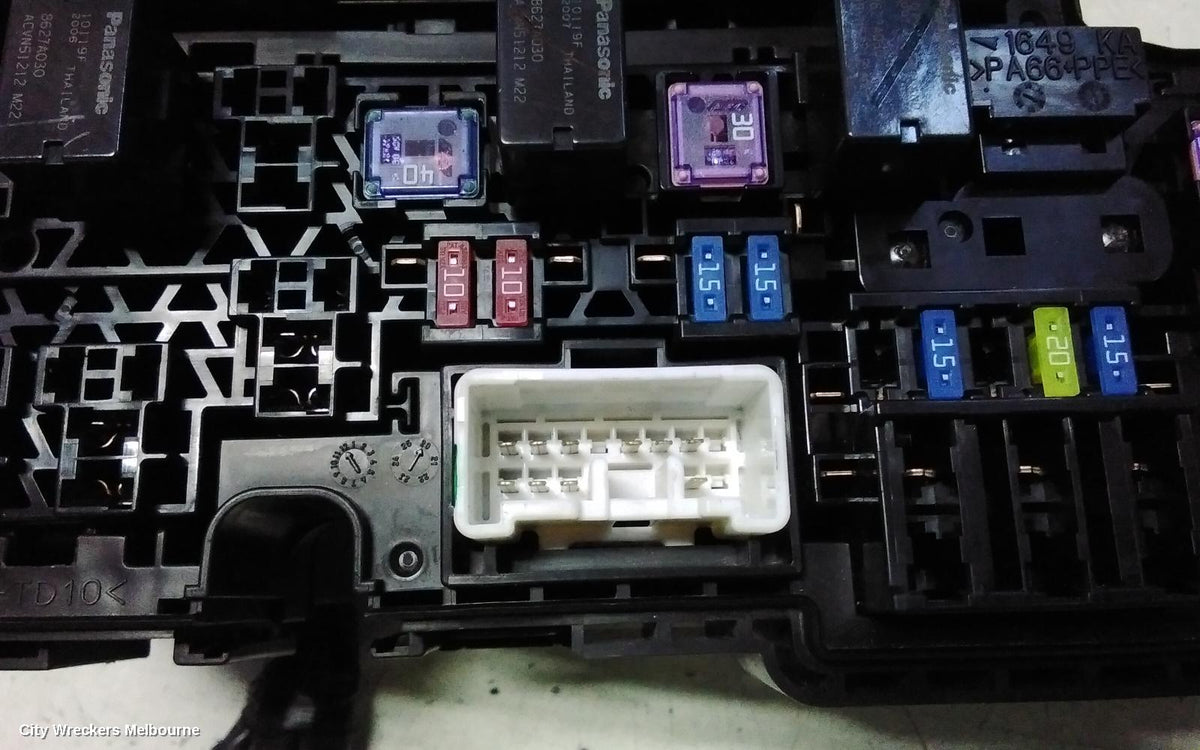 MITSUBISHI PAJERO FUSE BOX, ENGINE BAY, QE-QF, PAJERO SPORT, 10/2015 ONWARDS - Image 3