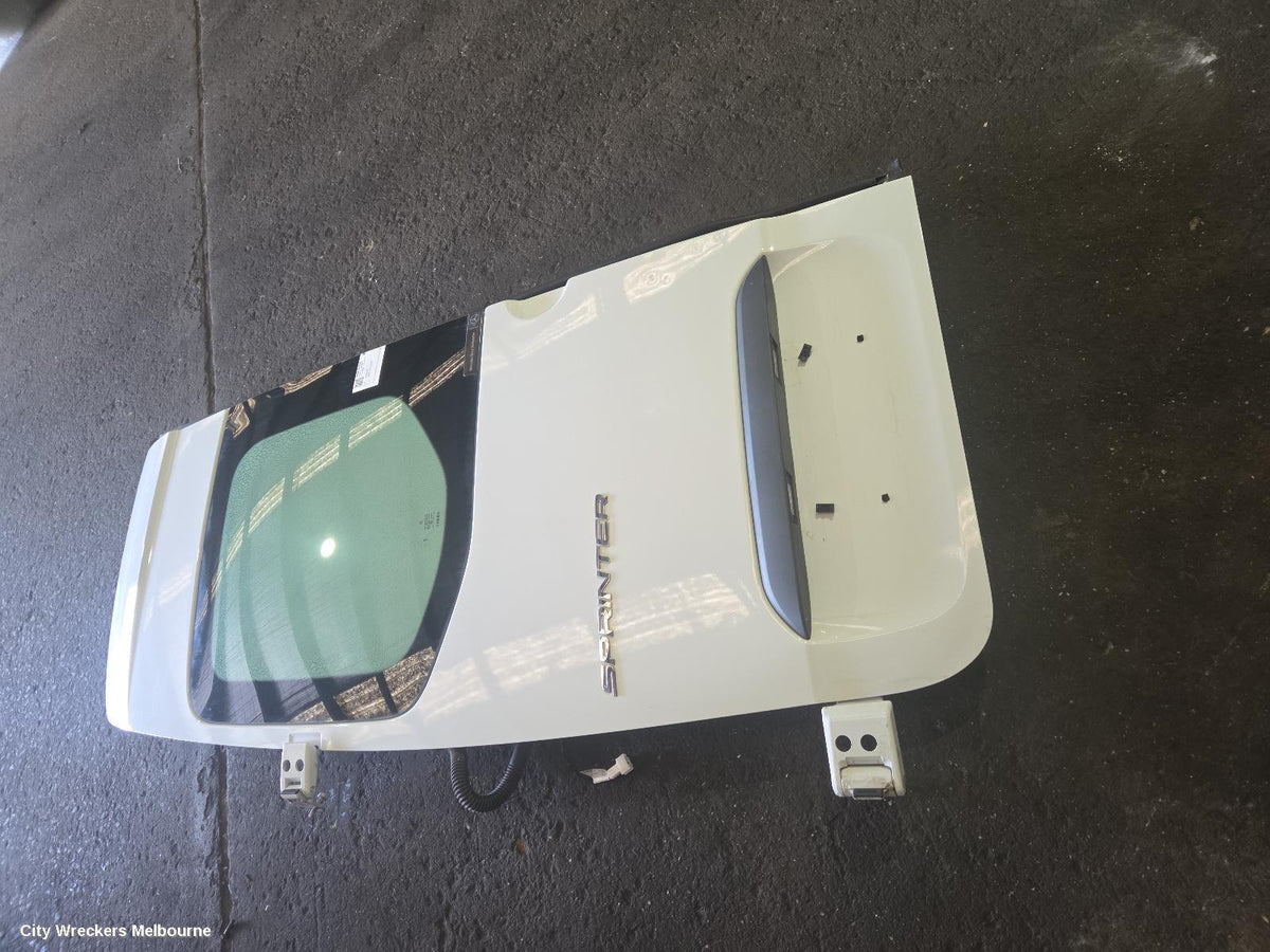 MERCEDES SPRINTER BOOTLID/TAILGATE, VS30, BARN DOOR (LH SIDE), HIGH ROOF, RWD, 05/2018 ONWARDS - Image 3