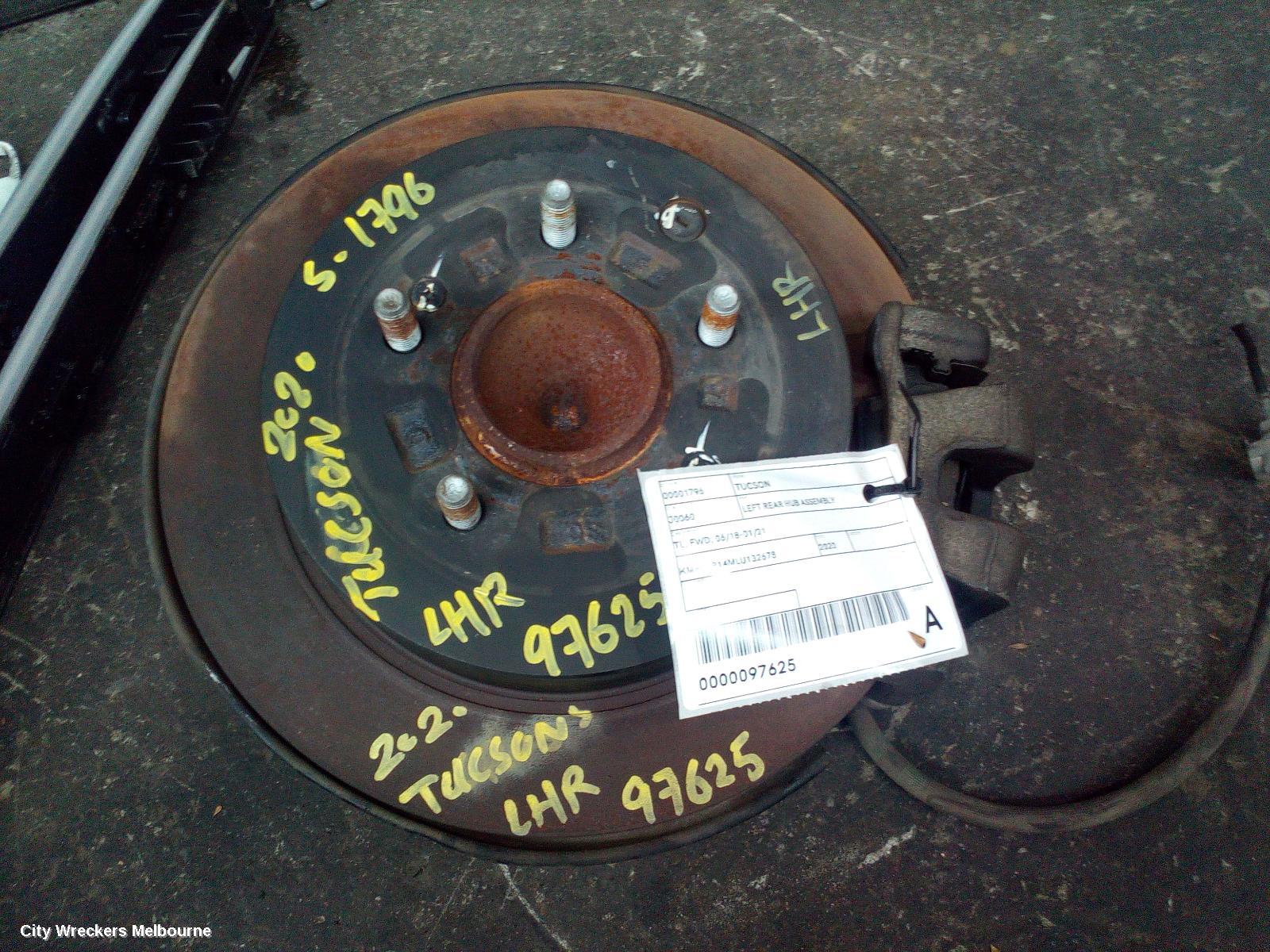 HYUNDAI TUCSON LEFT REAR HUB ASSEMBLY, TL, AWD, 07/2015 - 01/2021 - Image 1