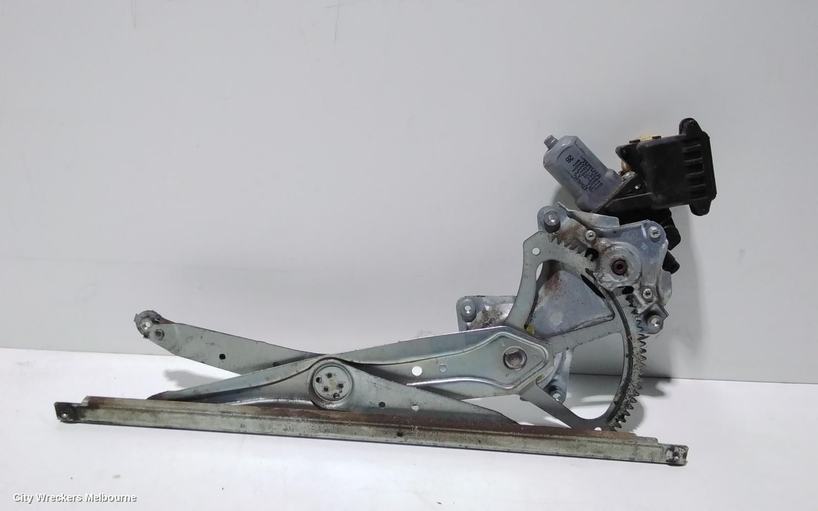 TOYOTA AURION RIGHT FRONT WINDOW REG/MOTOR, POWER, GSV40R, 10/2006 - 03/2012 - Image 1
