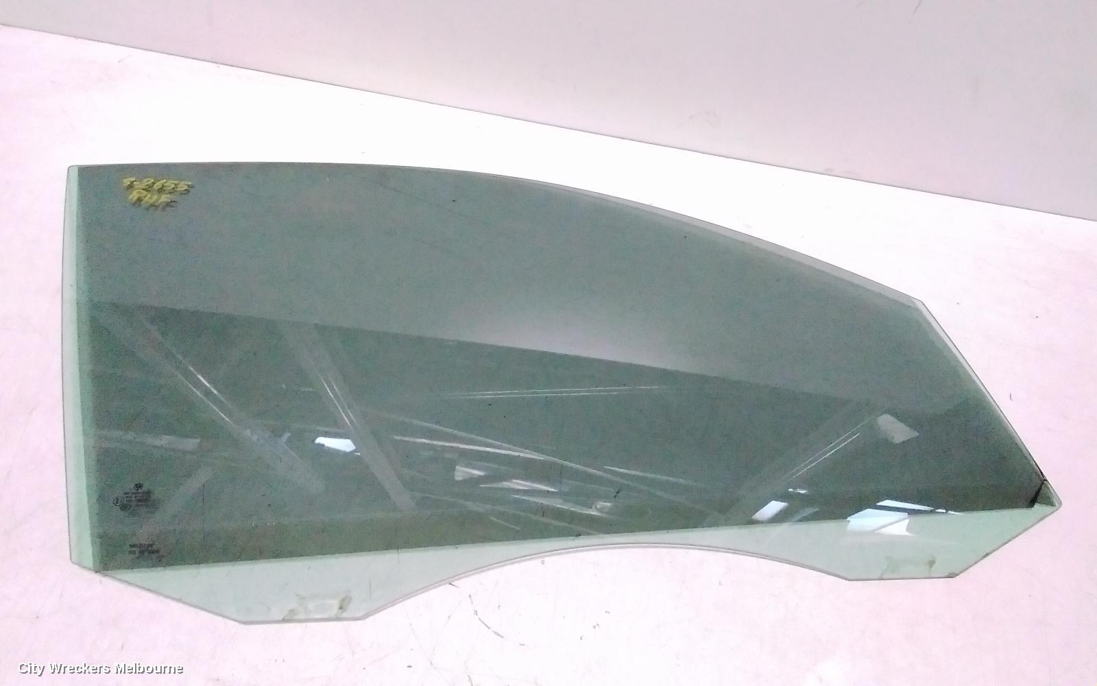 VOLKSWAGEN TIGUAN RIGHT FRONT DOOR WINDOW, 5N, 05/2008 - 08/2016 - Image 3