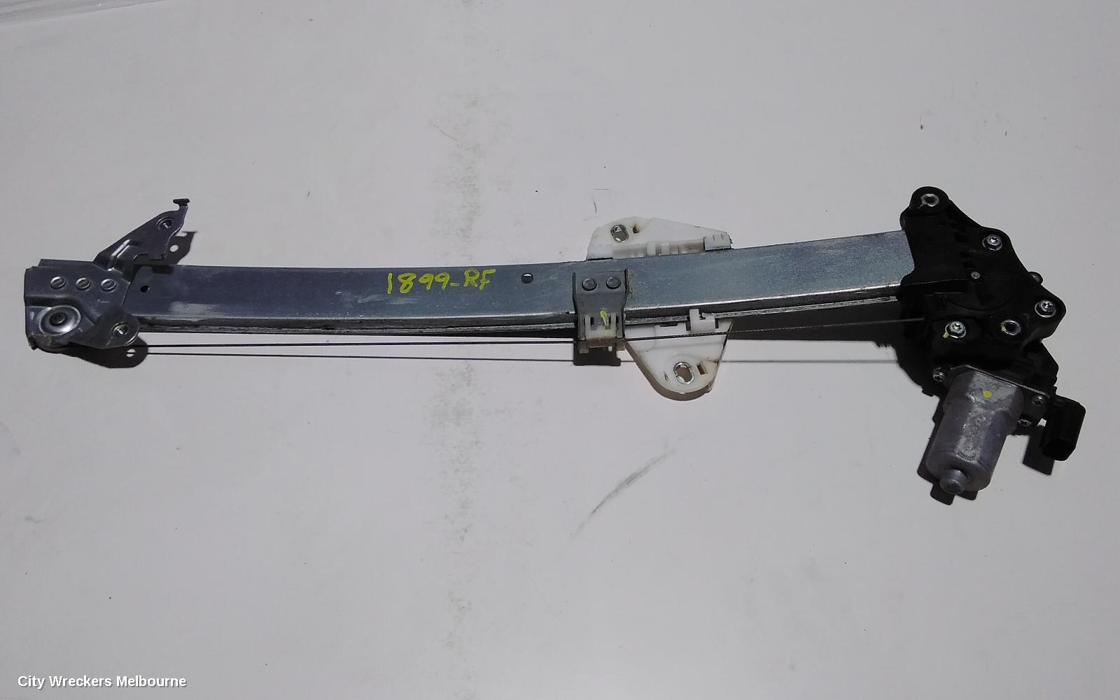 HONDA HRV RIGHT FRONT WINDOW REG/MOTOR, RU, 12/2014 - 10/2021 - Image 1