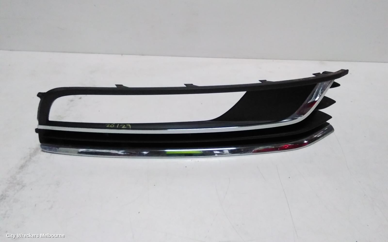 VOLKSWAGEN PASSAT RIGHT INDICATOR/FOG/SIDE, BUMPER FOGLAMP, 3C/MK6 B7, SEDAN/WAGON/ALLTRACK, W/ DAYTIME RUNNING LAMP, 09/2010 - 05/2015 - Image 1