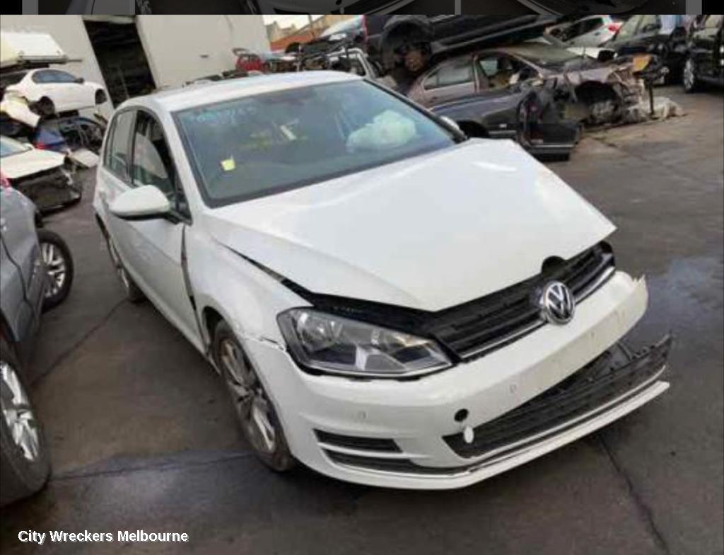 VOLKSWAGEN GOLF LEFT FRONT HUB ASSEMBLY, GEN 7, EXCLUDING R/GTI/ALLTRACK, 12/2012 - 03/2017 - Image 3