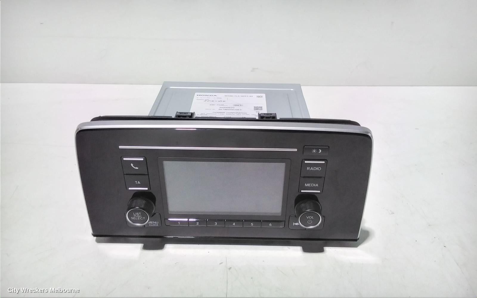 HONDA CRV RADIO/CD/DVD/SAT/TV, 5IN, TOUCHSCREEN DISPLAY, NON SAT NAV TYPE, RW, 05/2017 ONWARDS - Image 2