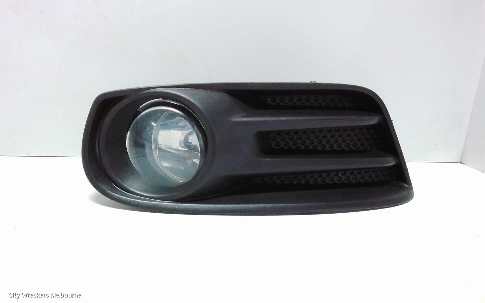 NISSAN PULSAR RIGHT INDICATOR/FOG/SIDE, BUMPER FOGLAMP, C12, HATCH, 05/2013 - 12/2016 - Image 1