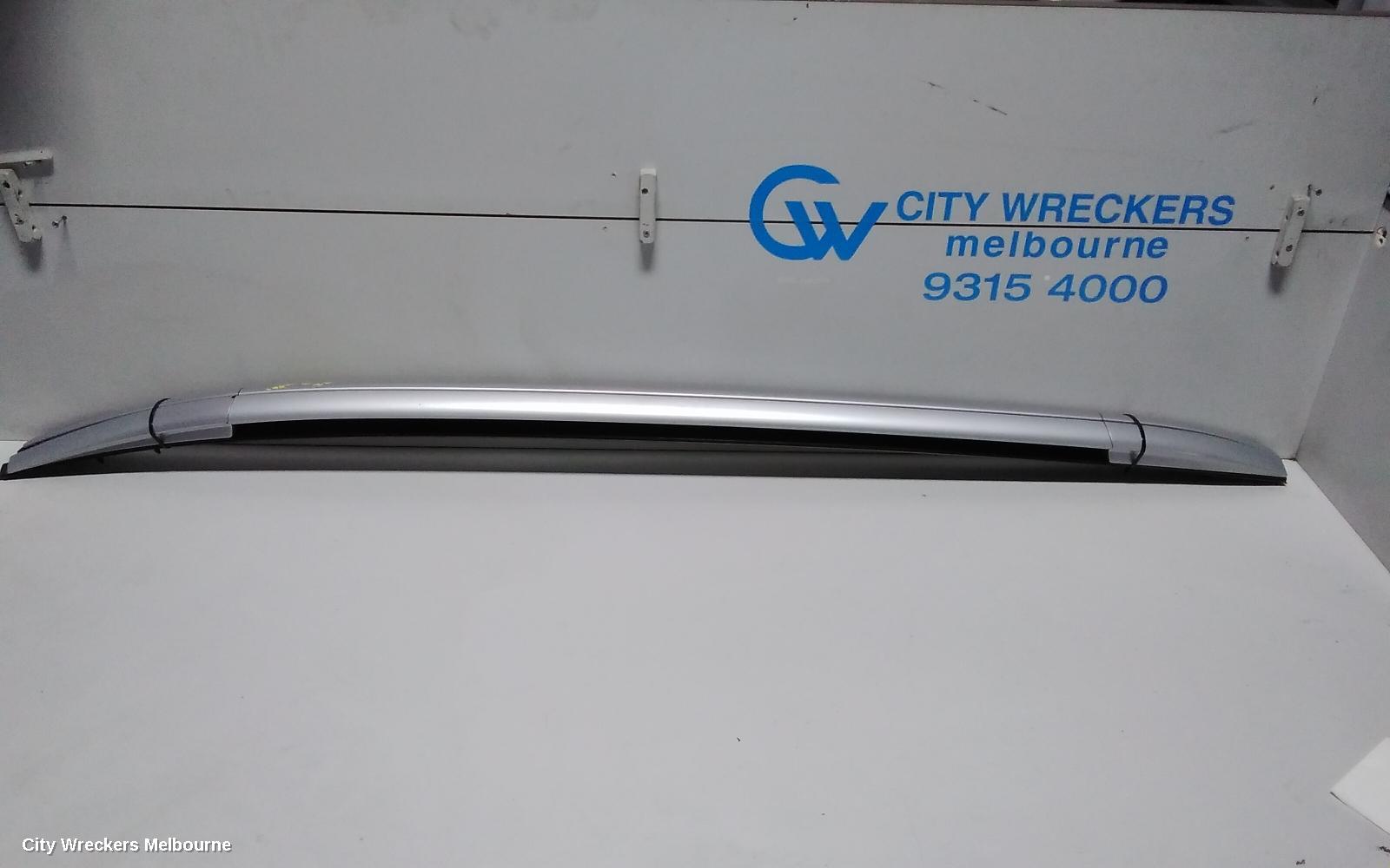 NISSAN QASHQAI ROOF RAIL - Image 3