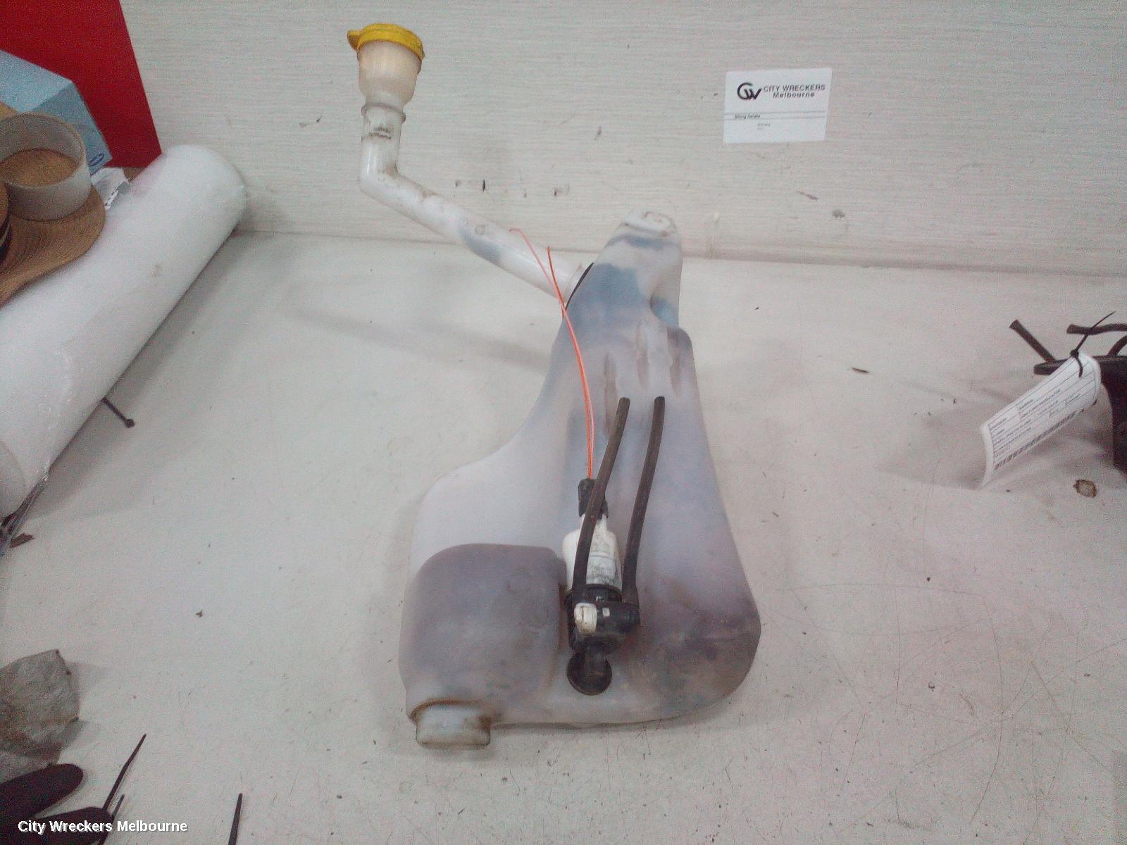 RENAULT MEGANE WASHER BOTTLE, X32/X95/K95, NON H/LAMP WASHER TYPE, 09/2010 - 05/2016 - Image 2