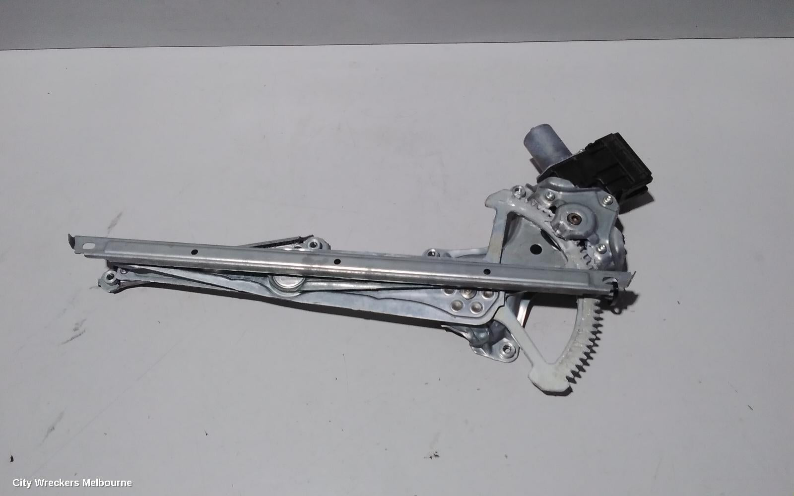 TOYOTA C-HR RIGHT FRONT WINDOW REG/MOTOR, DOOR REG ASSY (REG AND MOTOR), GEN 1, 12/2016 ONWARDS - Image 3