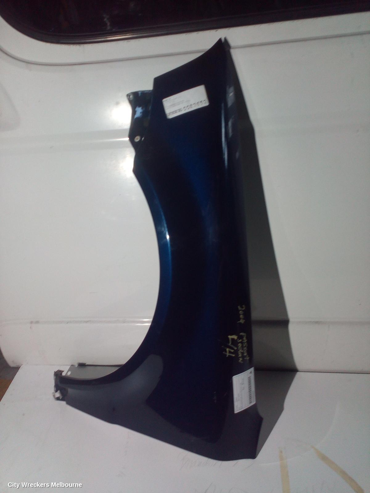 VOLKSWAGEN PASSAT LEFT GUARD, 3B/GP, NON REPEATER LAMP TYPE, 02/2001 - 11/2005 - Image 1