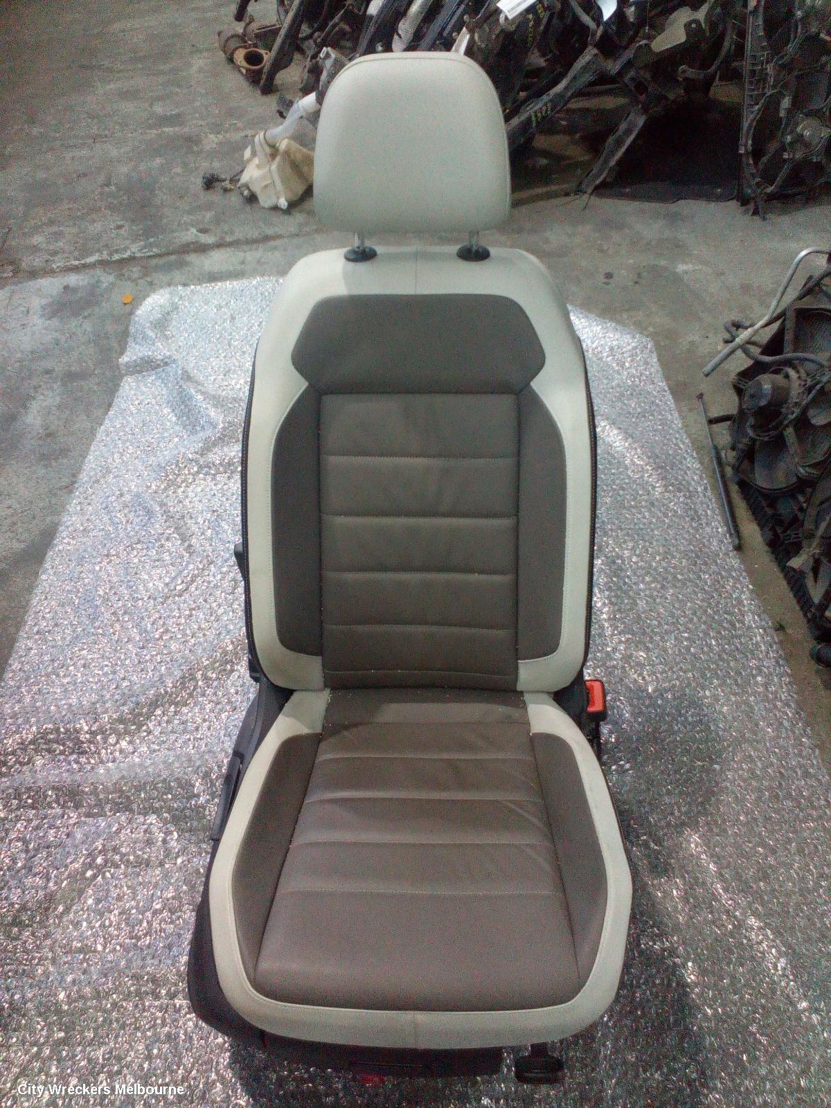 VOLKSWAGEN T-ROC COMPLETE INTERIOR, CLOTH, A1, 03/2020 ONWARDS - Image 1
