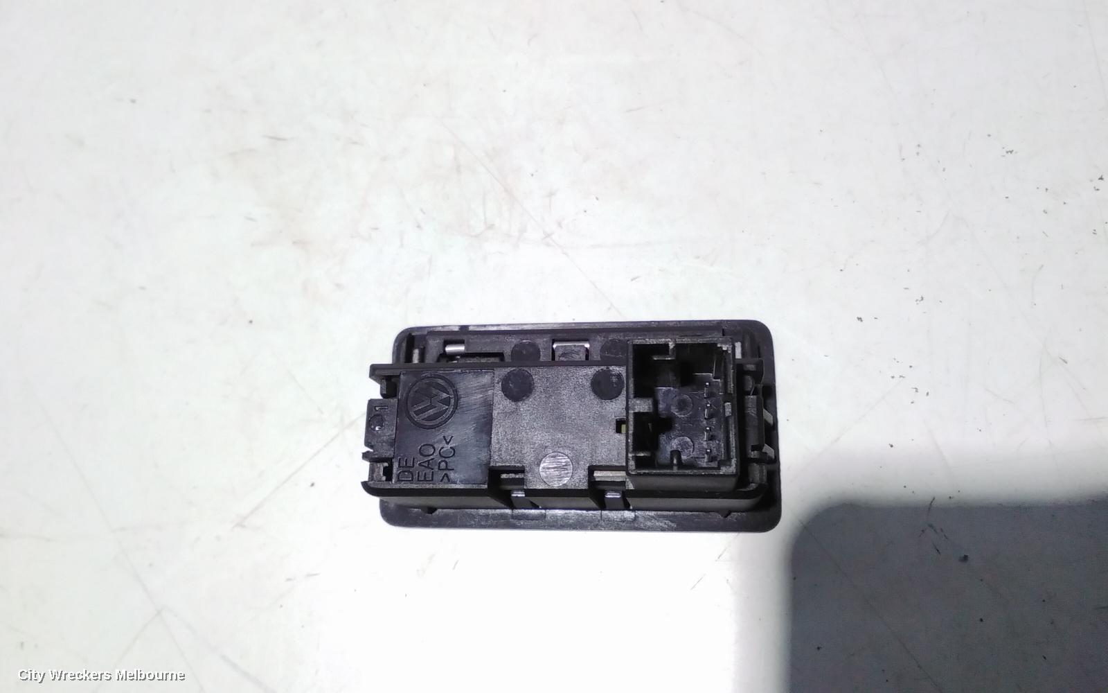 AUDI Q5, 8R, 12/2008 - 01/2017, TAILGATE SWITCH: 89851 - Image 2