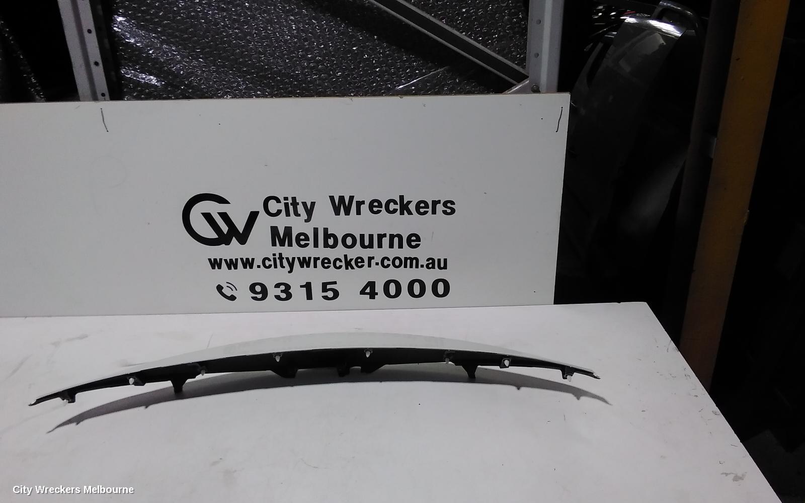 TOYOTA COROLLA REAR GARNISH, TAILGATE GARNISH (CENTRE), ZRE182R, HATCH, 04/2015 - 06/2018 - Image 3