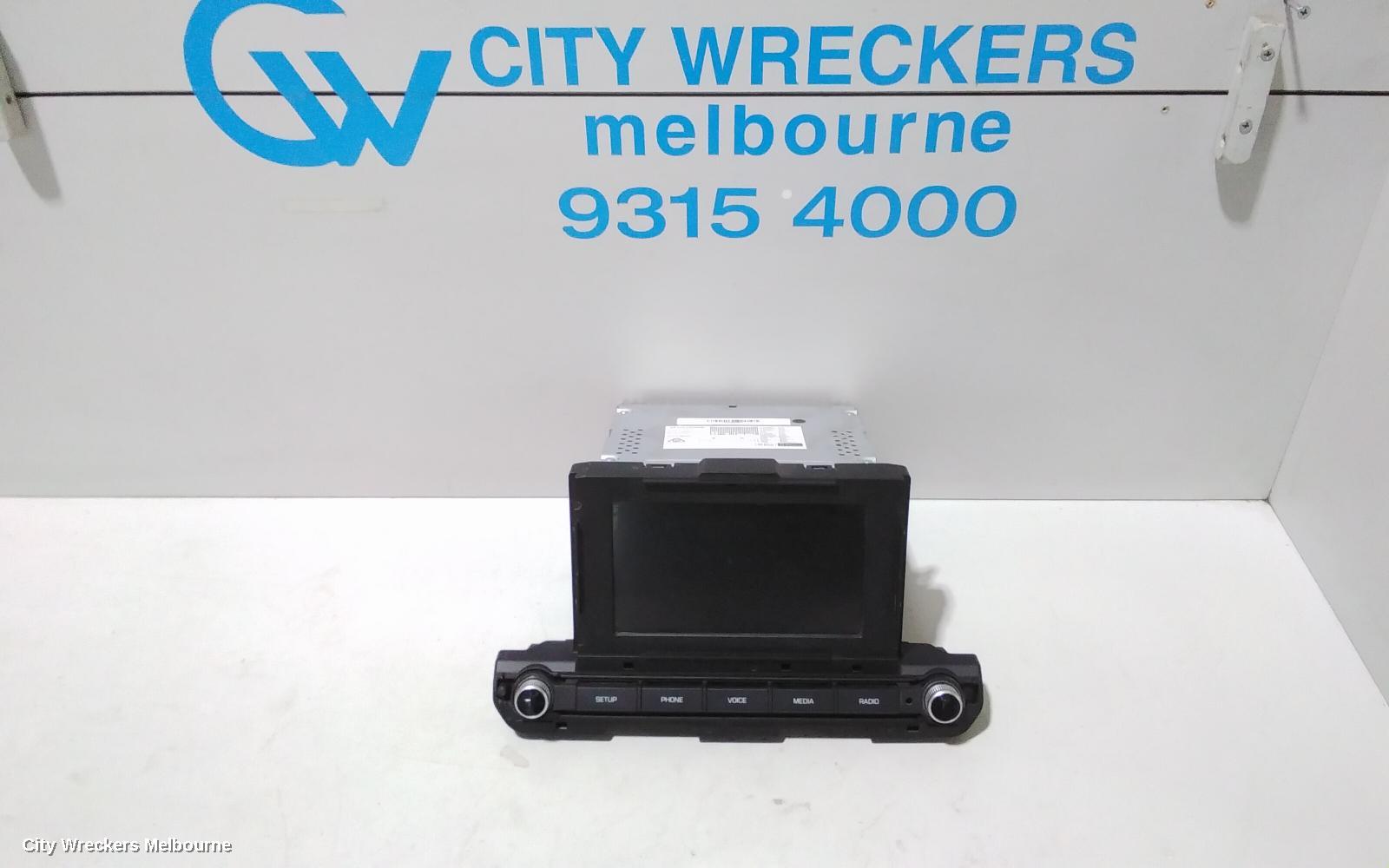 HYUNDAI ELANTRA RADIO/CD/DVD/SAT/TV, DISPLAY & CONTROL UNIT, 7IN NON SAT NAV TYPE, AD, 12/2015 - 09/2018 - Image 1