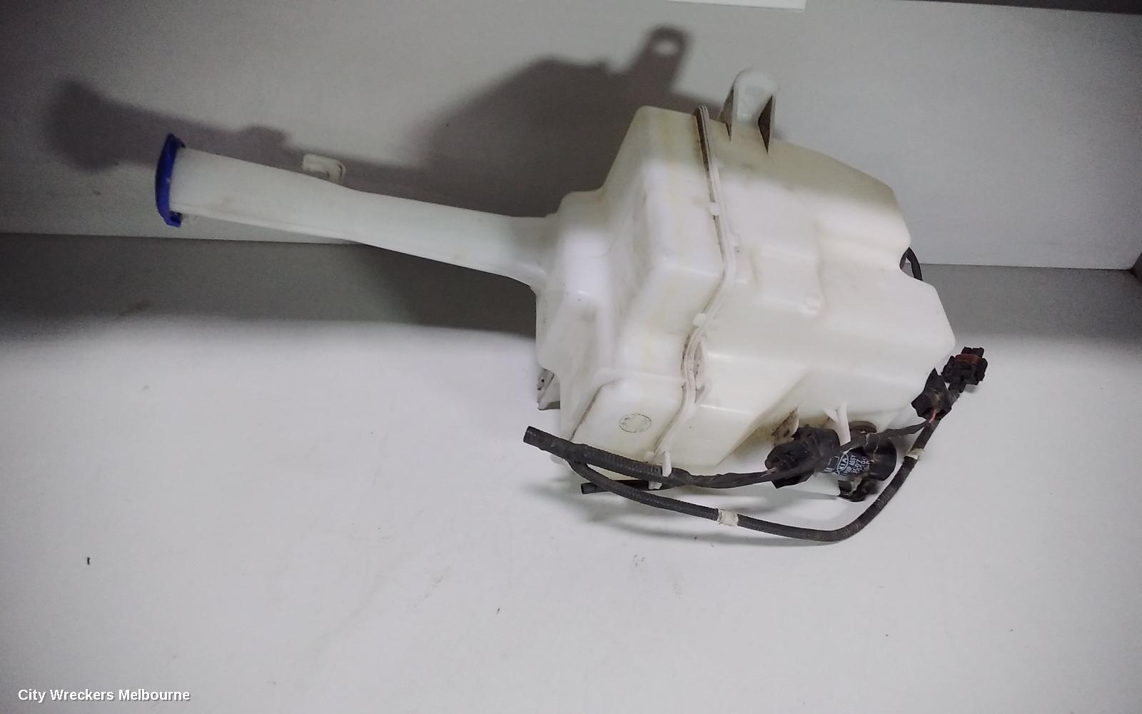 HYUNDAI I45 WASHER BOTTLE, WASHER BOTTLE, YF, 02/2010 - 04/2014 - Image 2