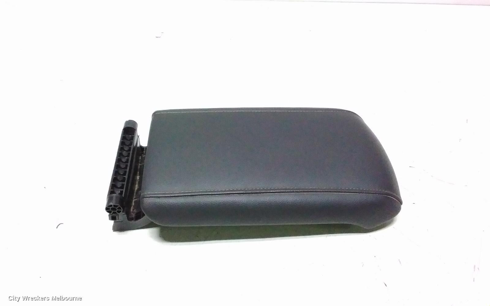 HOLDEN ACADIA CONSOLE, AC, CONSOLE LID ONLY, 08/2018 - 12/2020 - Image 1