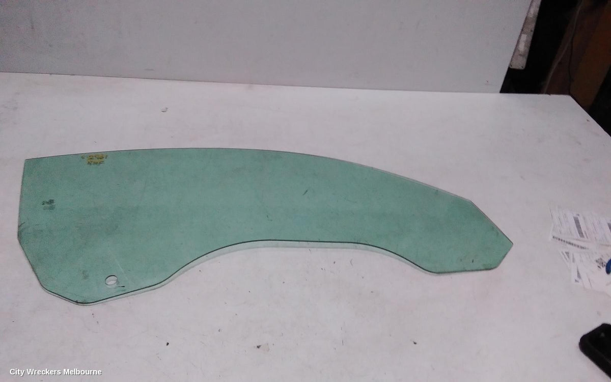 AUDI TT RIGHT FRONT DOOR WINDOW, 8J, COUPE, 09/2006 - 12/2014 - Image 2