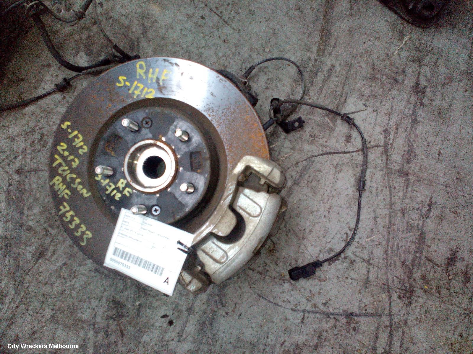 HYUNDAI TUCSON RIGHT FRONT HUB ASSEMBLY, TL, FWD, 07/2015 - 06/2018 - Image 1