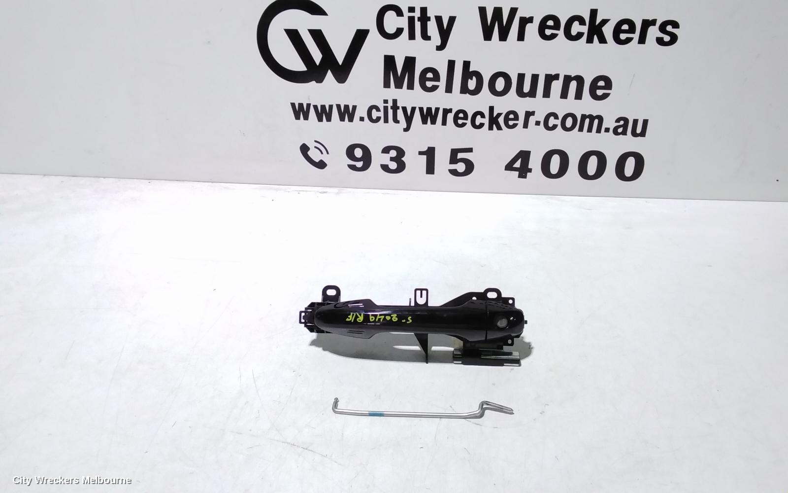 TOYOTA KLUGER DOOR HANDLE, OUTER, RH FRONT, NON KEYLESS ENTRY TYPE, GSU50/GSU55, 12/2013 - 02/2021 - Image 1