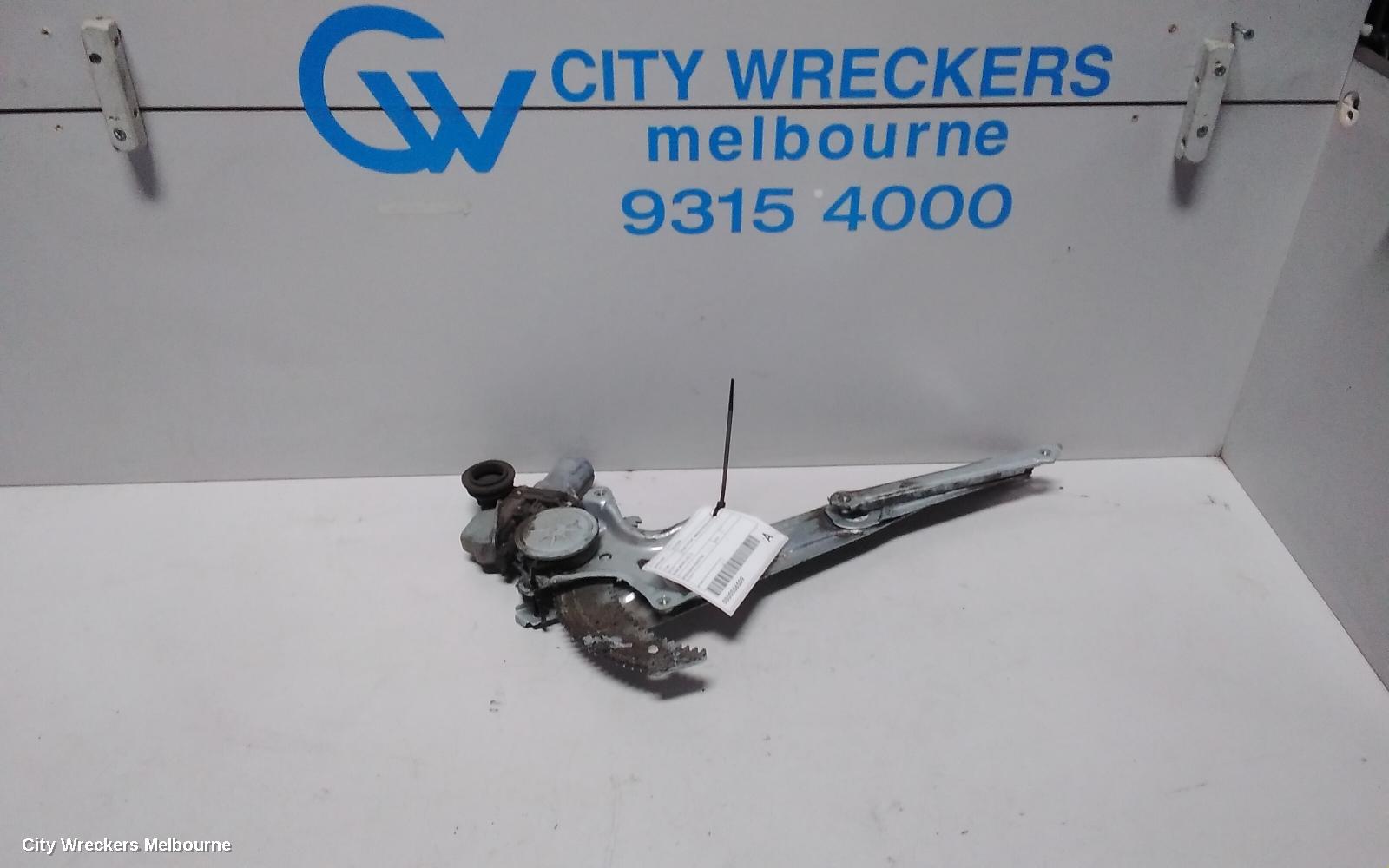 TOYOTA KLUGER RIGHT FRONT WINDOW REG/MOTOR, XU50 SERIES, 03/2014 - 02/2021 - Image 1