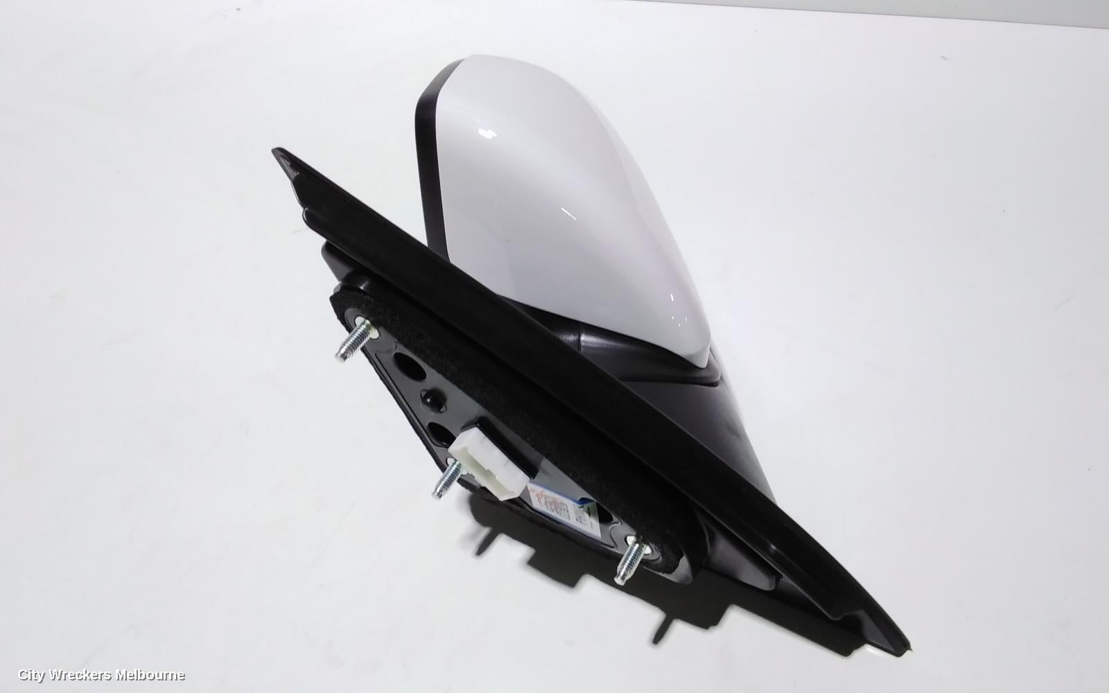 HYUNDAI I30 LEFT DOOR MIRROR, PD, HATCH (S.KOREA VIN KMHH), POWER FOLD, W/ INDICATOR, NON BLIND SPOT TYPE, 03/2017 ONWARDS - Image 2