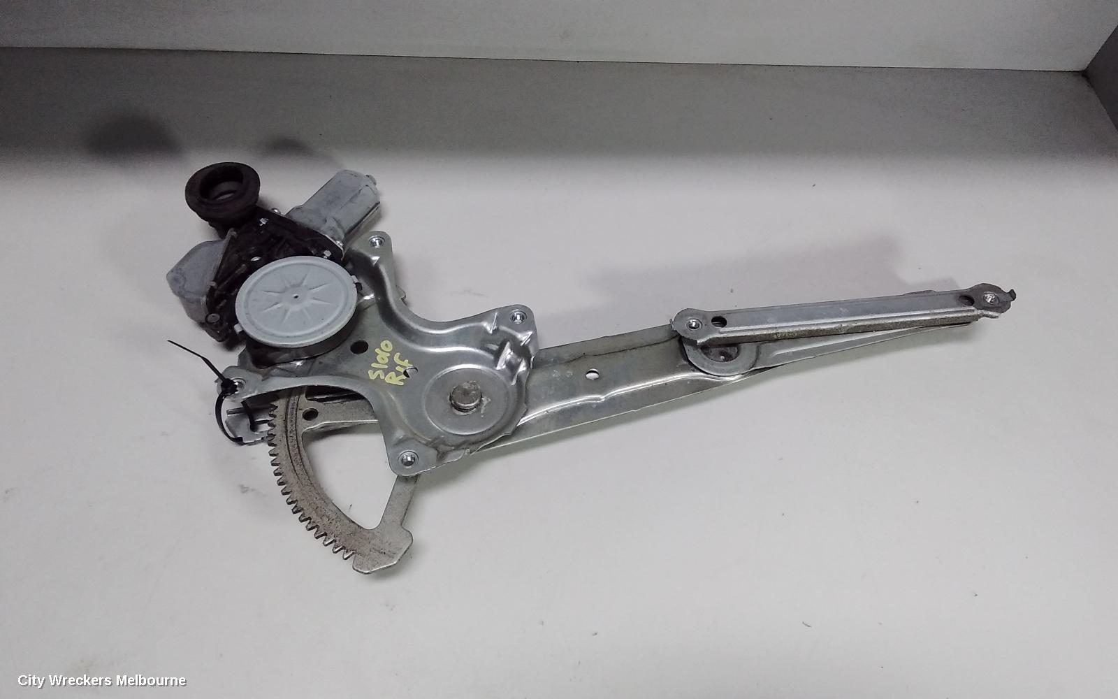 TOYOTA CAMRY RIGHT FRONT WINDOW REG/MOTOR, ASV50/AVV50, POWER, 12/2011 - 10/2017 - Image 1