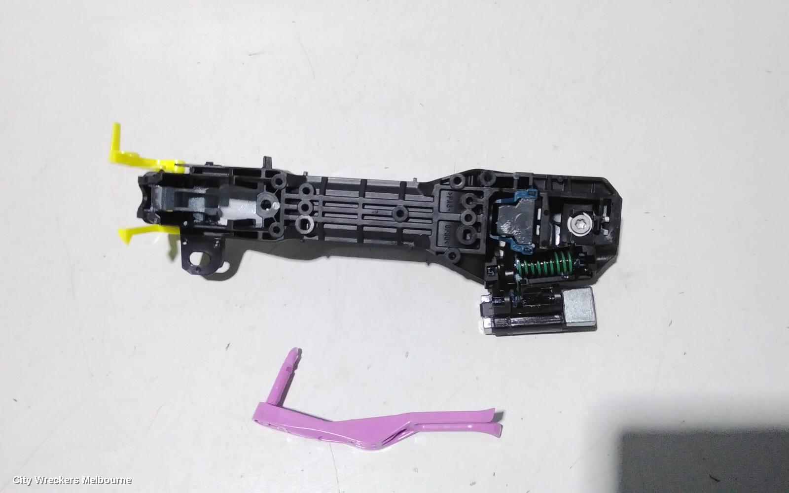 SUBARU OUTBACK DOOR HANDLE, OUTER, LH FRONT, NON SMART KEYLESS ENTRY TYPE, 6TH GEN, 08/2014 - 12/2020 - Image 3