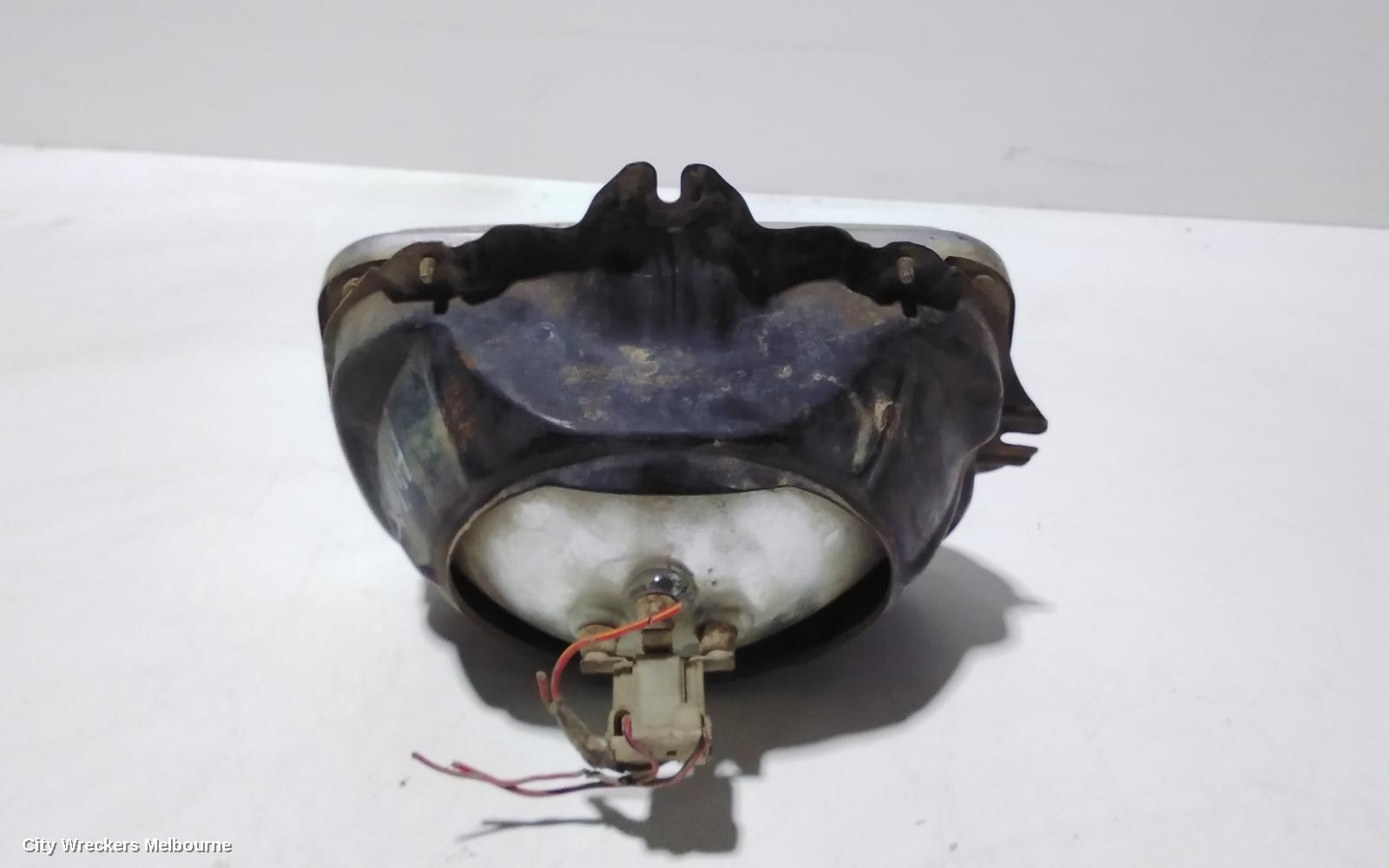 TOYOTA HILUX LEFT HEADLAMP, HALOGEN, 09/1997 - 03/2005 - Image 2