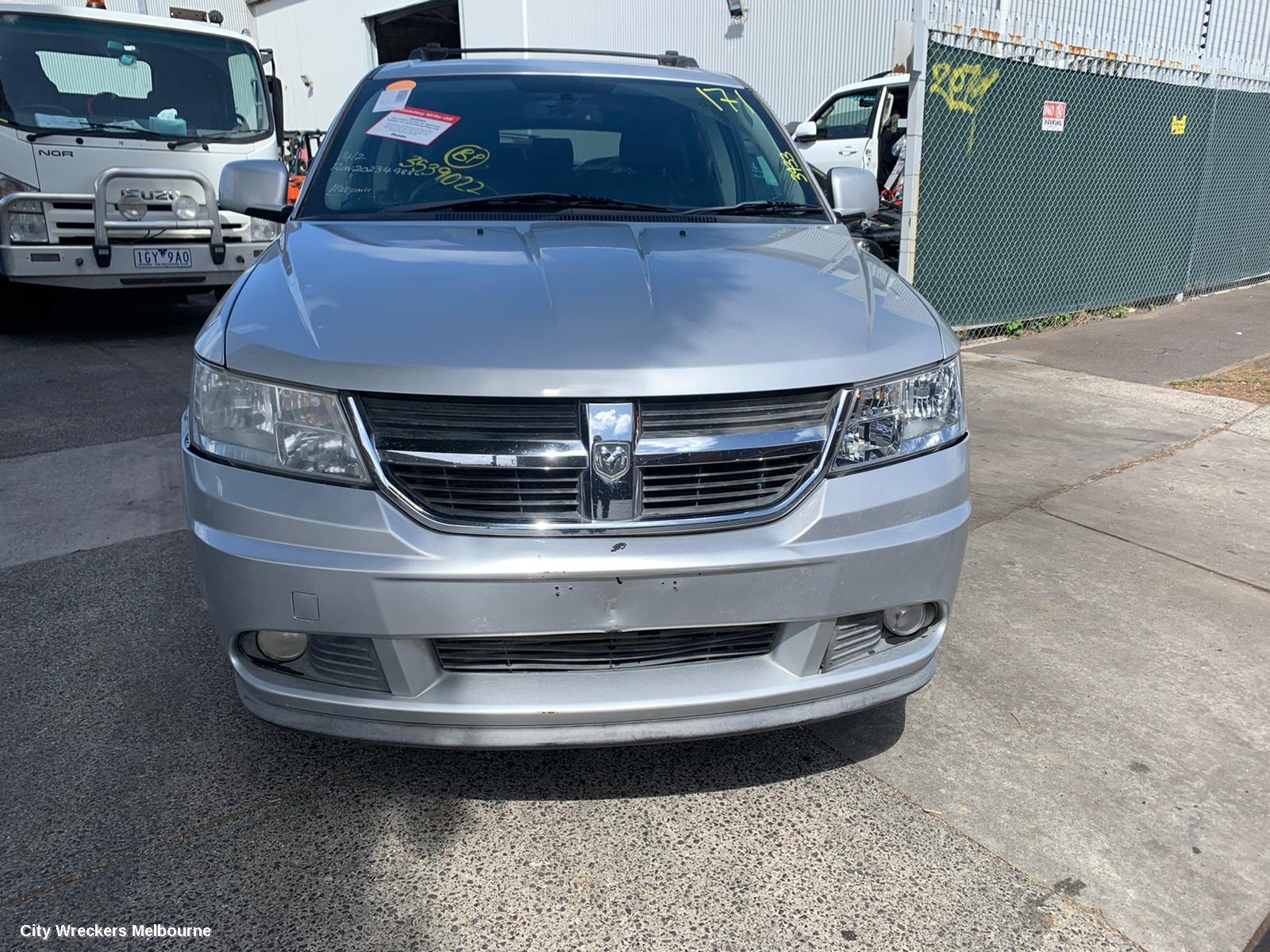 DODGE JOURNEY RIGHT FRONT HUB ASSEMBLY, JC, 09/2008 - 12/2016 - Image 1