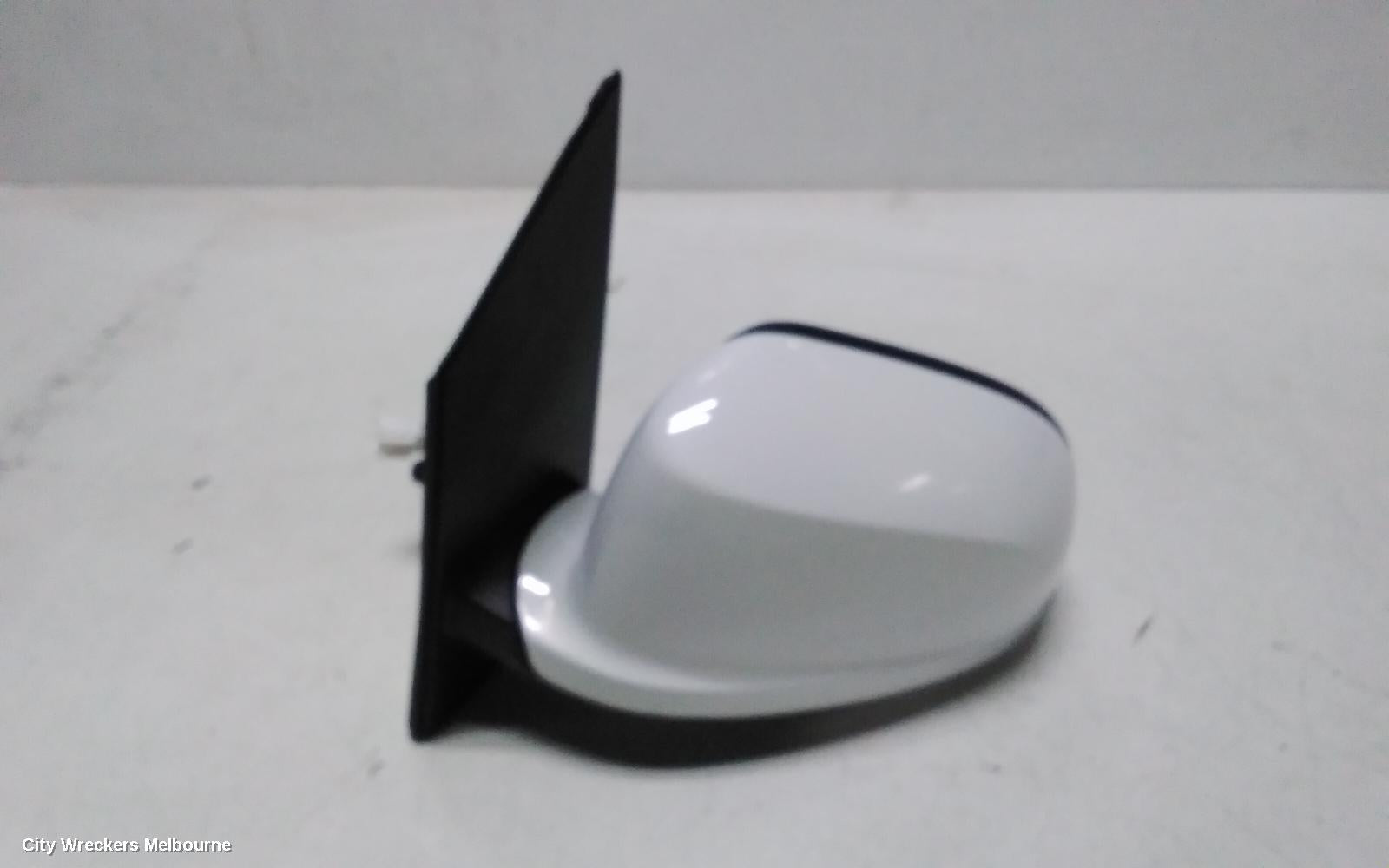 LDV G10 LEFT DOOR MIRROR, SV7A, W/ MANUAL FOLD, NON CAMERA TYPE, COLOUR CODED, WAGON, 04/2015 - 08/2022 - Image 3