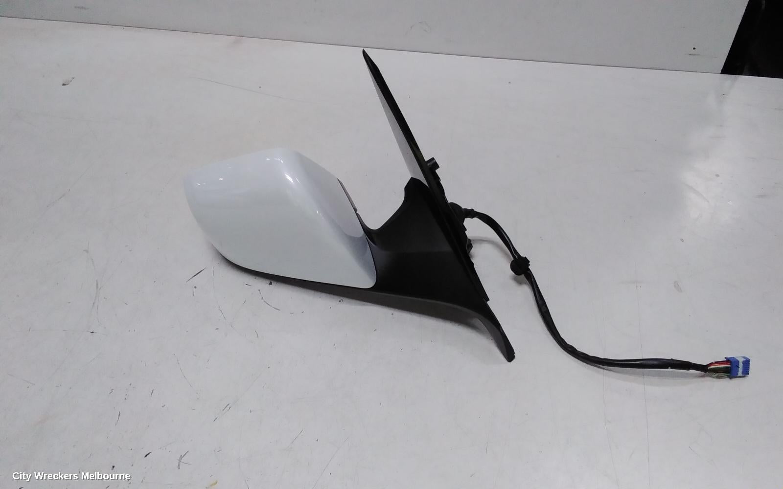 TESLA MODEL Y RIGHT DOOR MIRROR, 1ST GEN, POWER FOLD, 03/2022 ONWARDS - Image 1