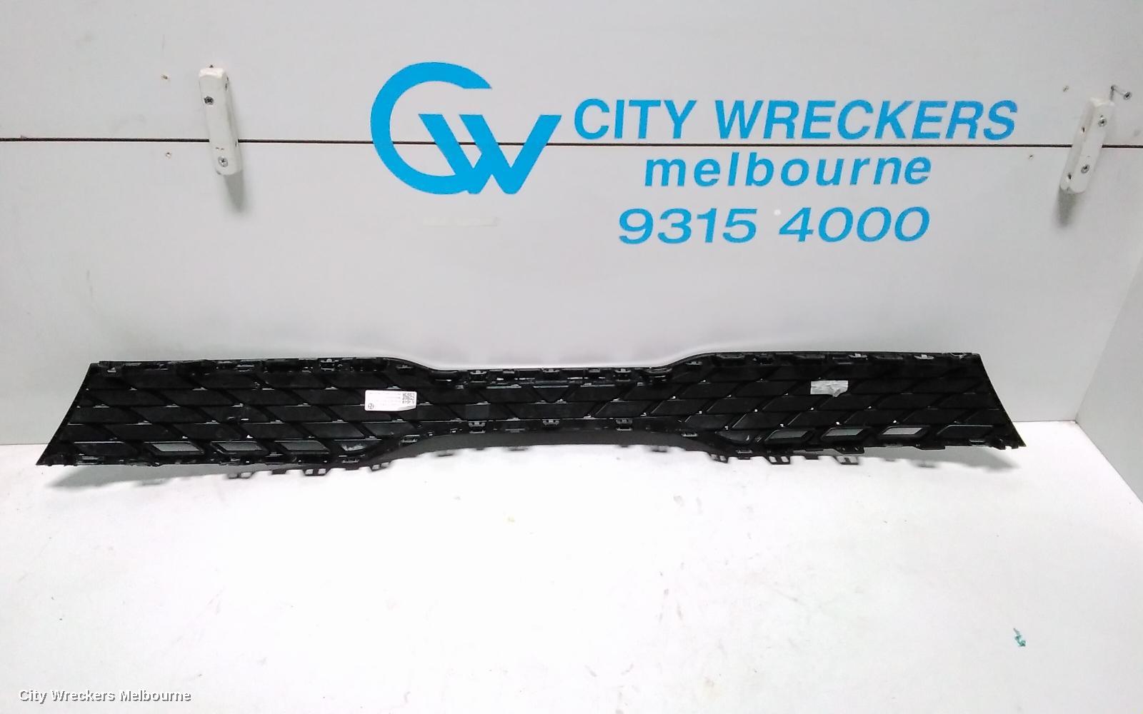 KIA RIO GRILLE, RADIATOR GRILLE, YB, S/SPORT, SILVER SURROUND TYPE, 12/2016 - 06/2020 - Image 3