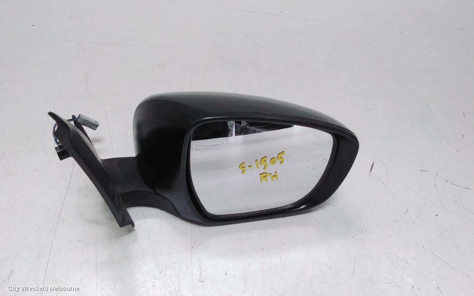 SUZUKI SWIFT RIGHT DOOR MIRROR, AZ, COLOUR CODED, MANUAL FOLDING, NON INDICATOR TYPE, 04/2017 - 03/2021 - Image 1