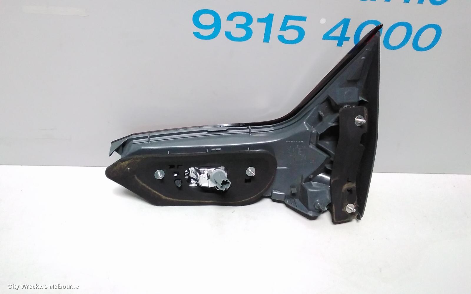 HONDA HRV REAR GARNISH, TAILGATE LAMP (RH SIDE), RU5, VTI, LED, NON OPTICAL GUIDE TYPE, 12/2014 - 06/2018 - Image 3