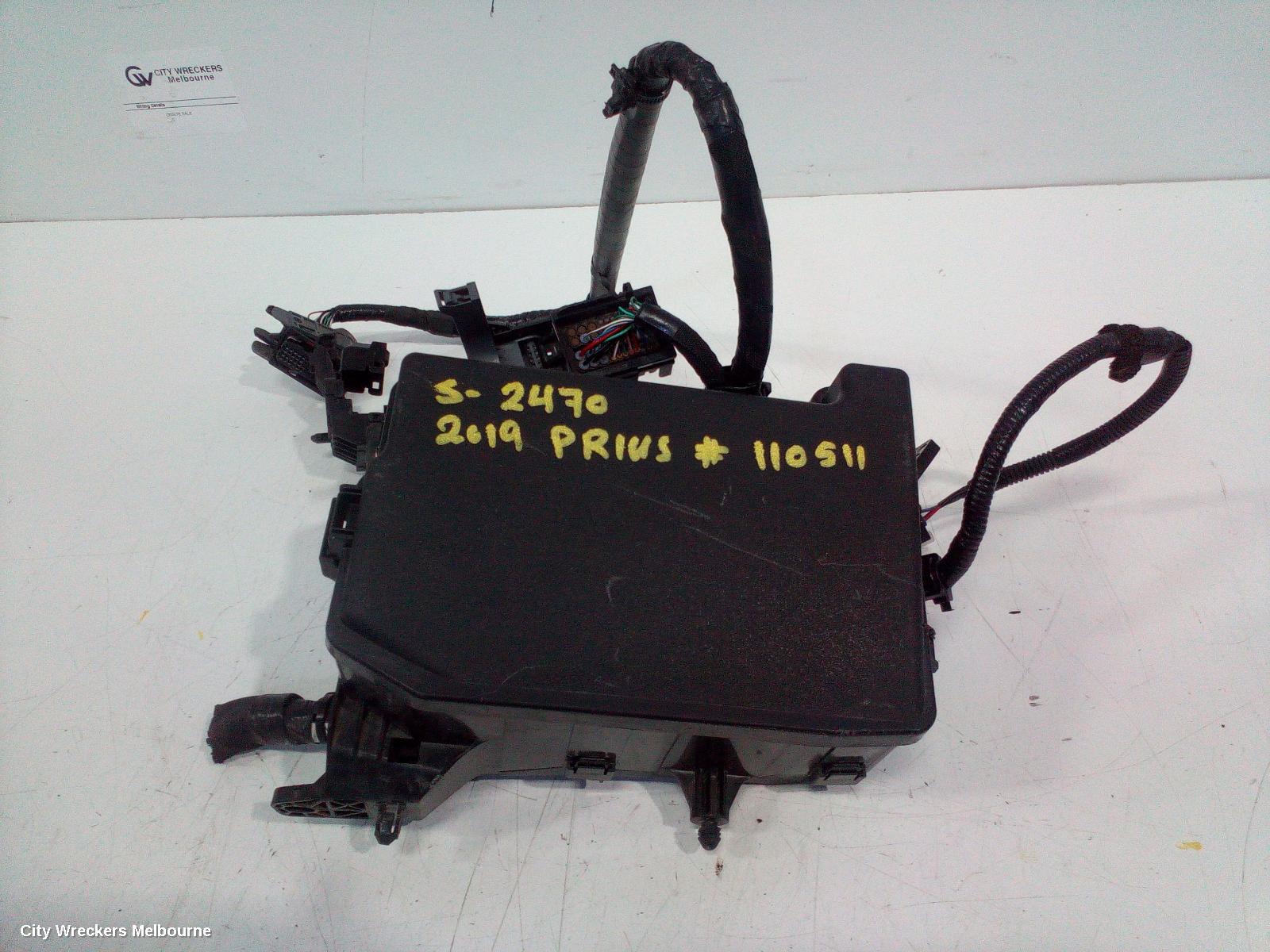 TOYOTA PRIUS FUSE BOX, ZVW40R, PRIUS V, ENGINE BAY, 05/2012 - 03/2021 - Image 1