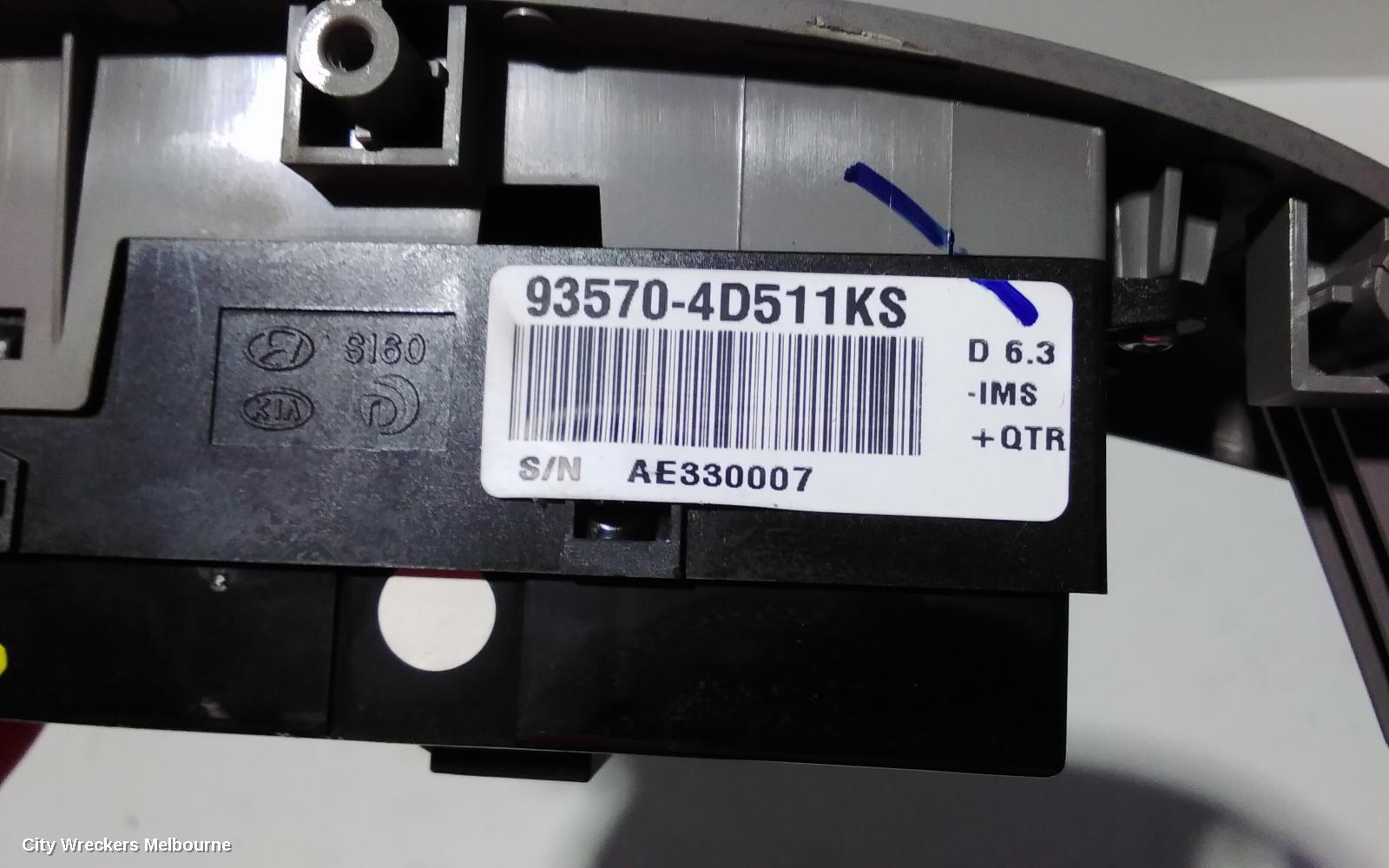 KIA CARNIVAL/GRAND CARNIVAL PWR DR WIND SWITCH, RH FRONT (MASTER SWITCH), W/ POWER SLIDE REAR DOORS TYPE, VQ, 01/2006 - 12/2014 - Image 2