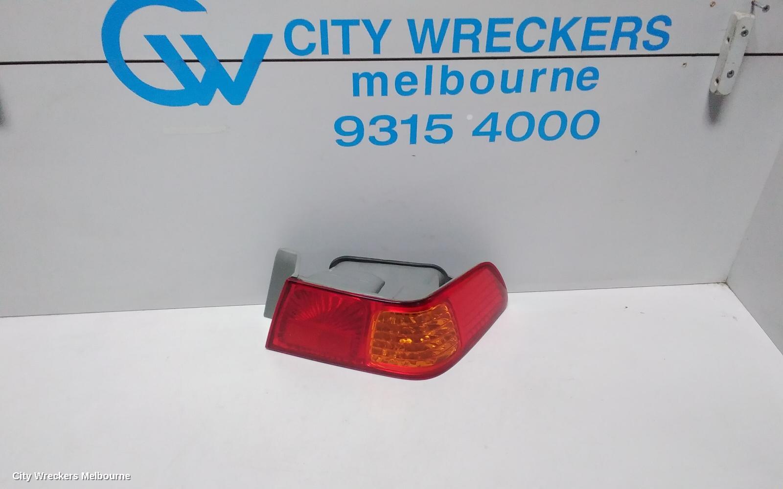 TOYOTA CAMRY RIGHT TAILLIGHT, SK20, SEDAN, 10/2000 - 08/2002 - Image 1