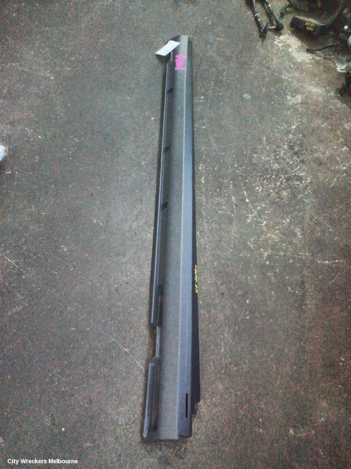 LAND ROVER RANGEROVER EVOQUE SIDE STEP/SKIRT, L538, RH SIDE, 11/2011 - 01/2019 - Image 1