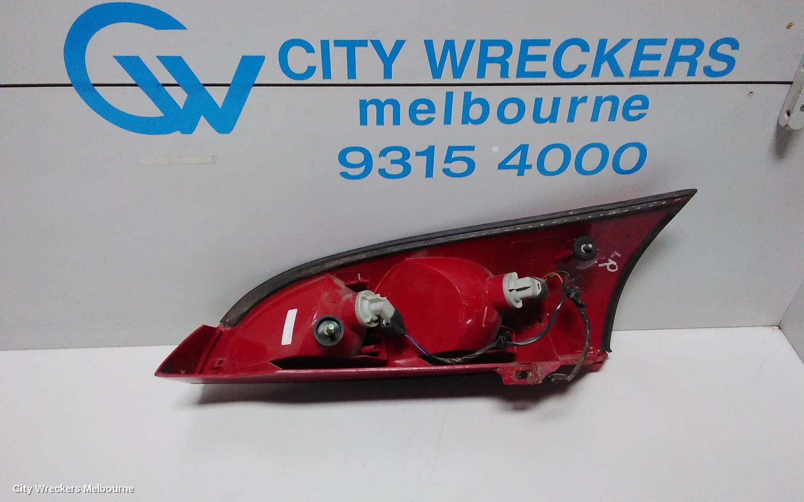 FORD FOCUS LEFT TAILLIGHT, LR, HATCH, IN BODY, 01/2001 - 06/2005 - Image 3