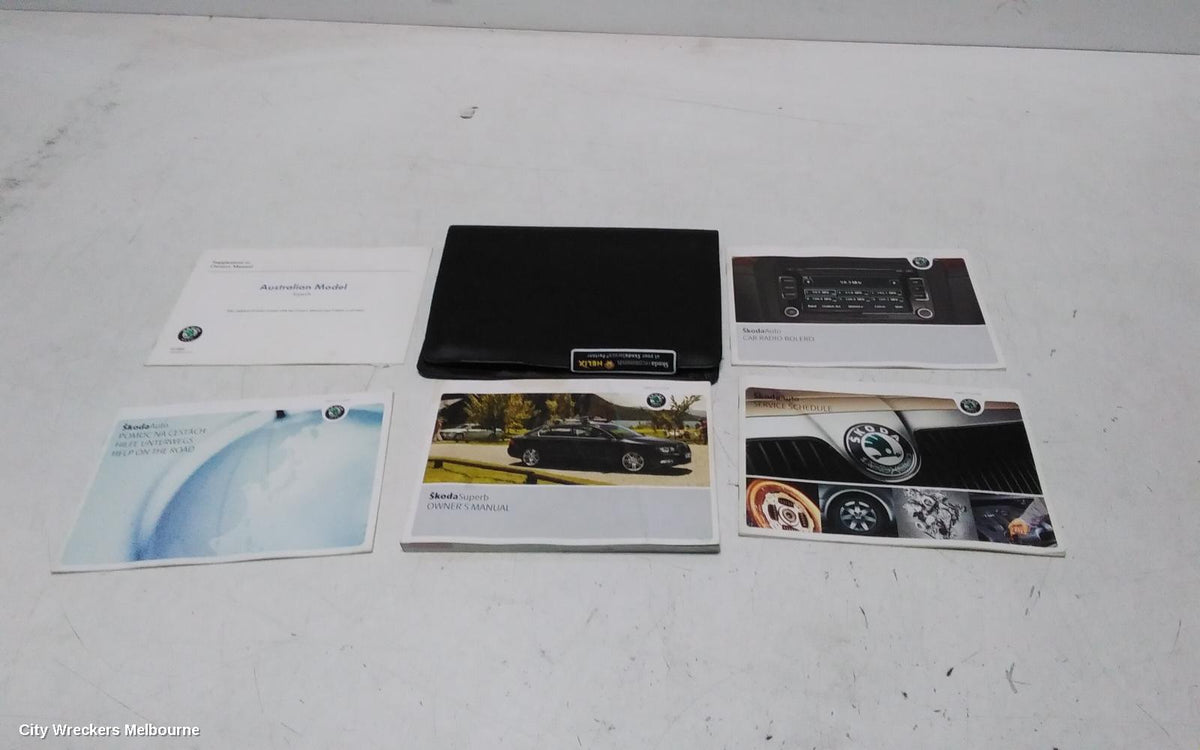 SKODA SUPERB OWNERS HANDBOOK, 3T, 03/2009 - 12/2015 - Image 2