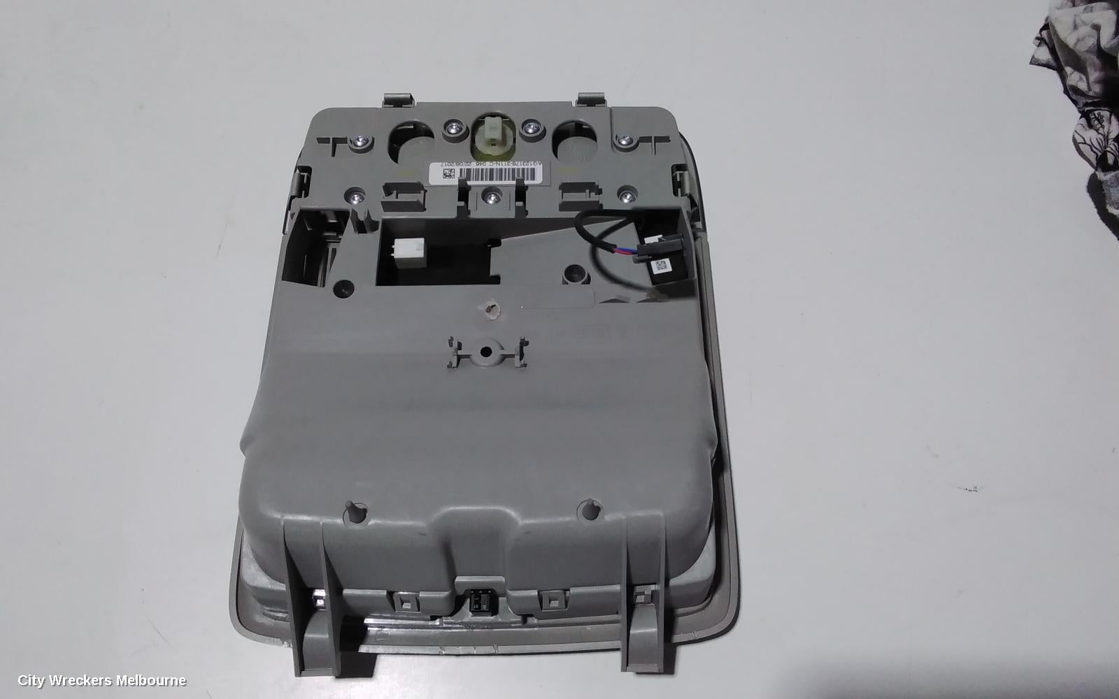 HOLDEN COMMODORE COURTESY LIGHT, FRONT, W/ SUNGLASS HOLDER TYPE, VF, 05/2013 - 12/2017 - Image 2