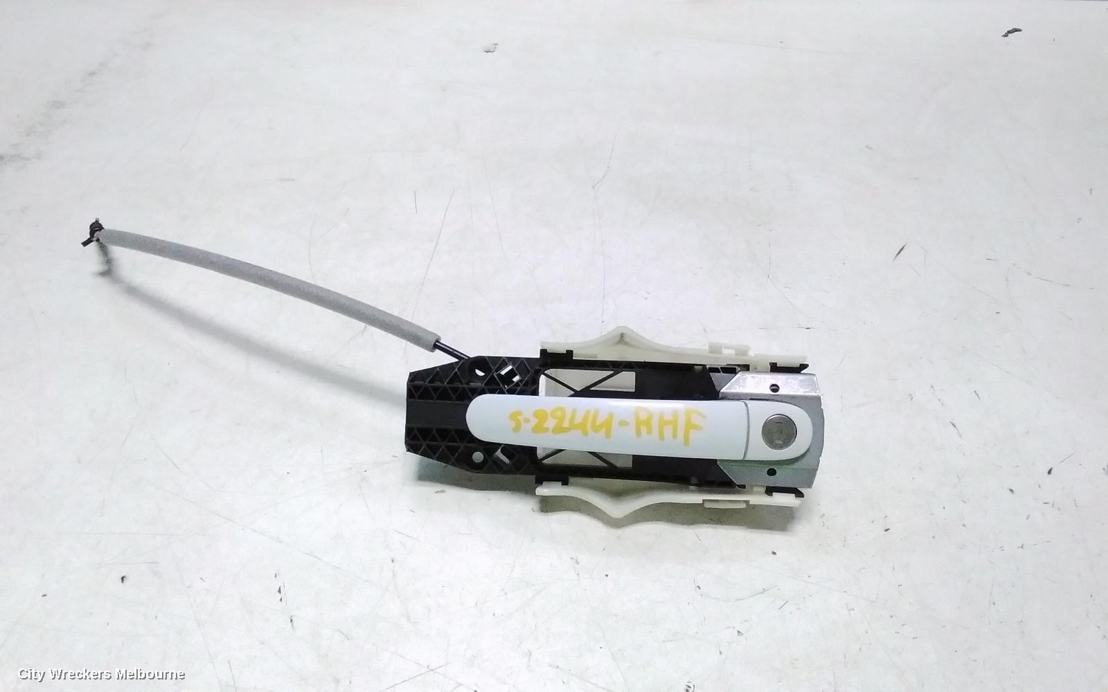 SKODA RAPID DOOR HANDLE, NH, LH FRONT, OUTER, NON KEYLESS TYPE, 05/2014 - 12/2020 - Image 2