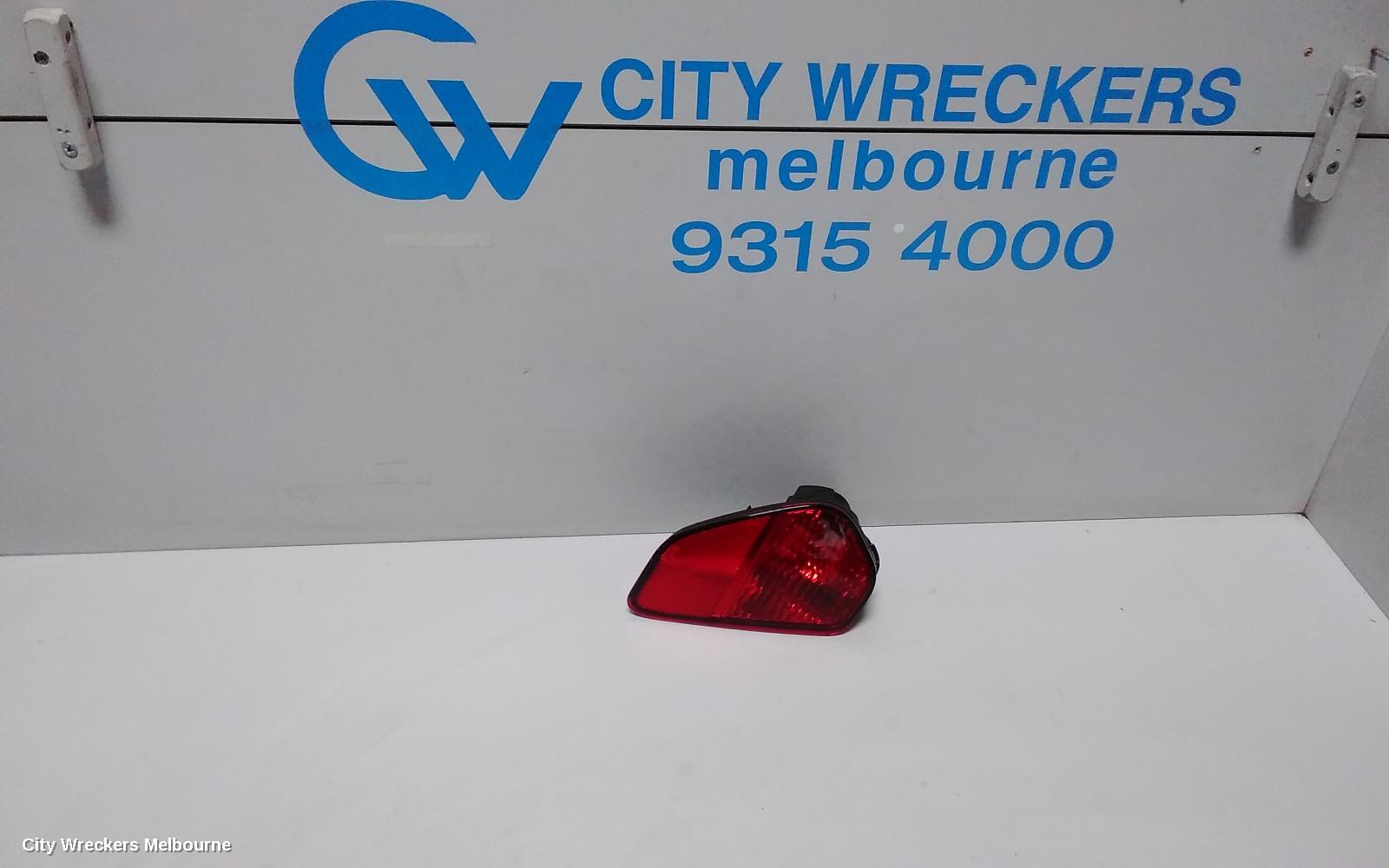 MITSUBISHI OUTLANDER RIGHT TAILLIGHT, BUMPER REFLECTOR, ZK-ZL, 04/2015 ONWARDS - Image 1