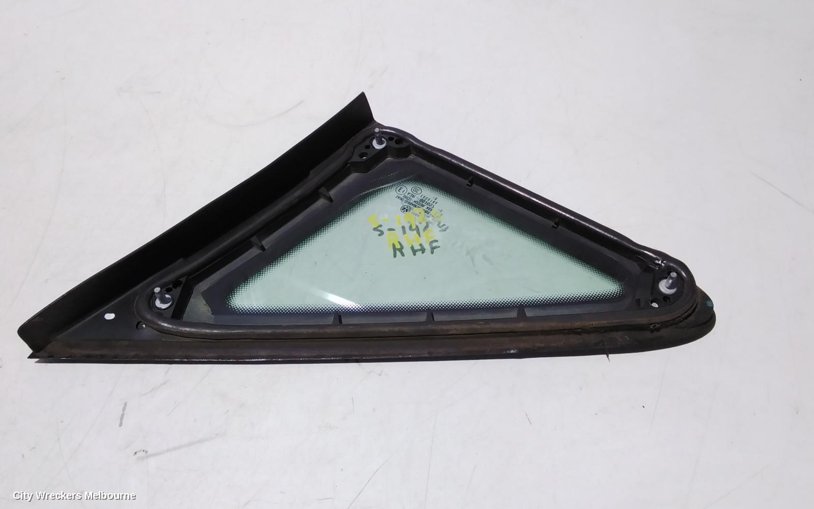 VOLKSWAGEN CADDY RIGHT FRONT 1/4 DOOR GLASS, 2K, IN BODY, 12/2004 - 06/2015 - Image 3