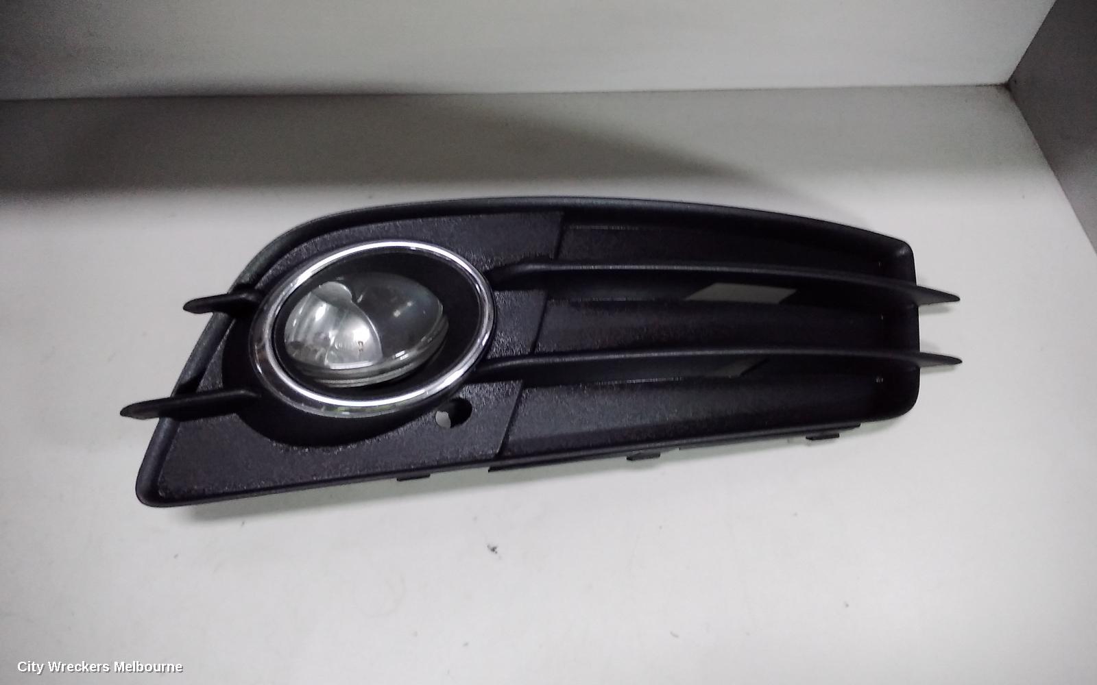 AUDI A4 RIGHT INDICATOR/FOG/SIDE, BUMPER FOGLAMP, B8 8K, 02/2008 - 06/2012 - Image 1
