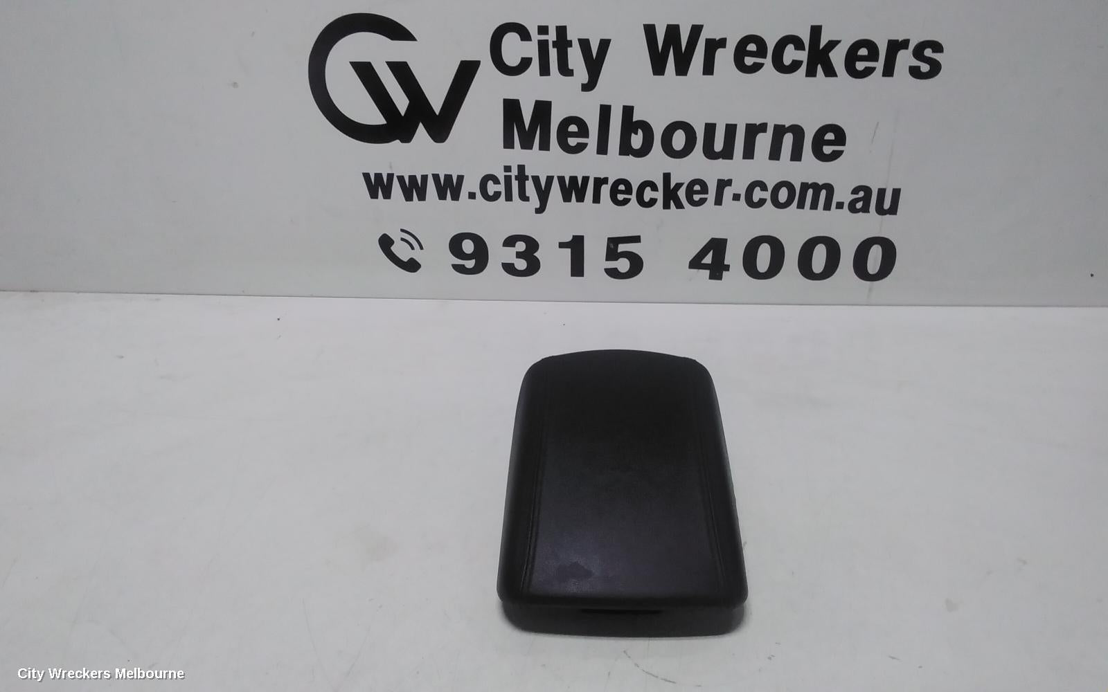 HYUNDAI TUCSON CONSOLE, CONSOLE LID ONLY, TL, W/ PARK BRAKE LEVER, 06/2015 - 01/2021 - Image 1