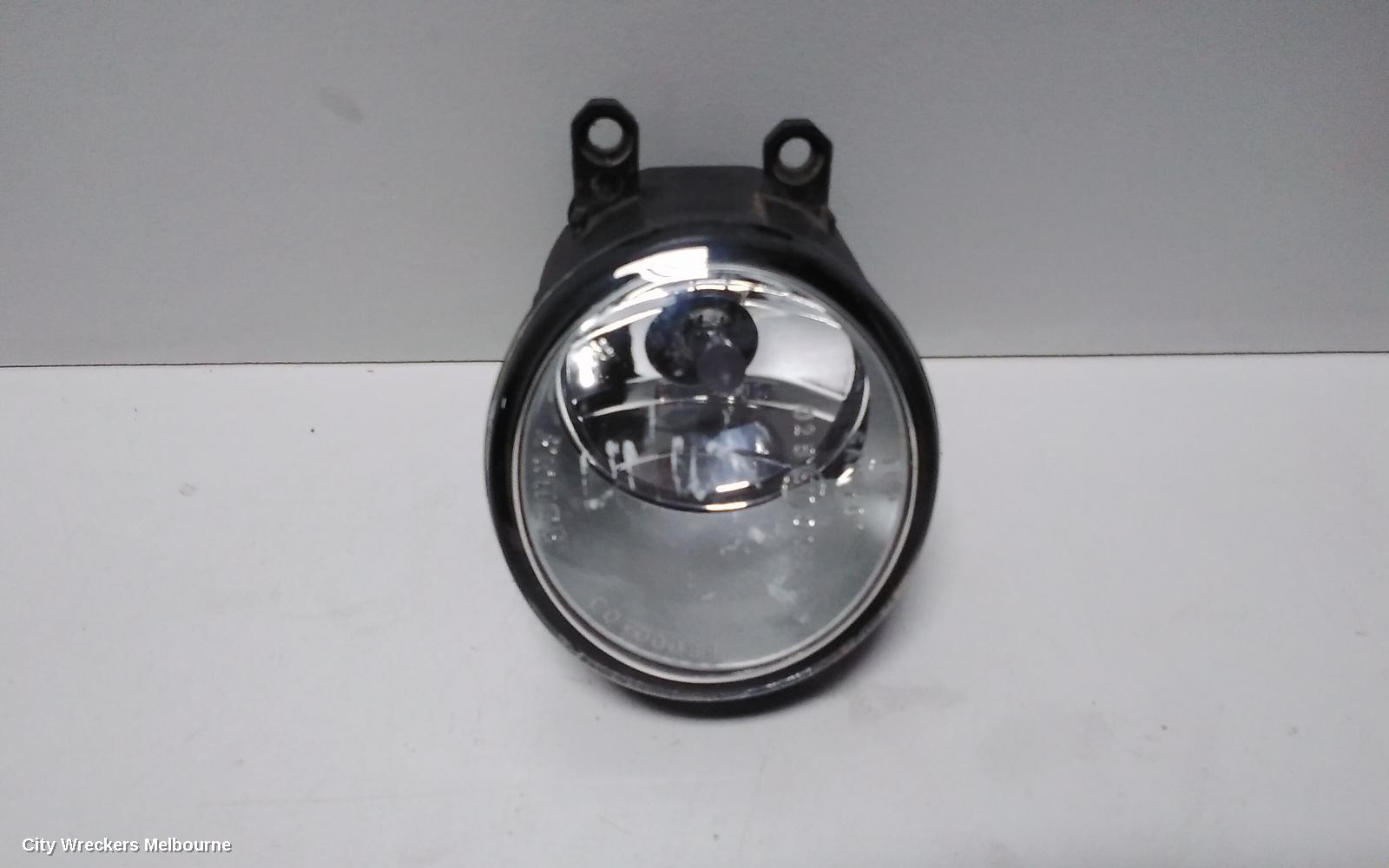 TOYOTA HILUX RIGHT INDICATOR/FOG/SIDE, BUMPER FOGLAMP, 03/2005 - 09/2008 - Image 3